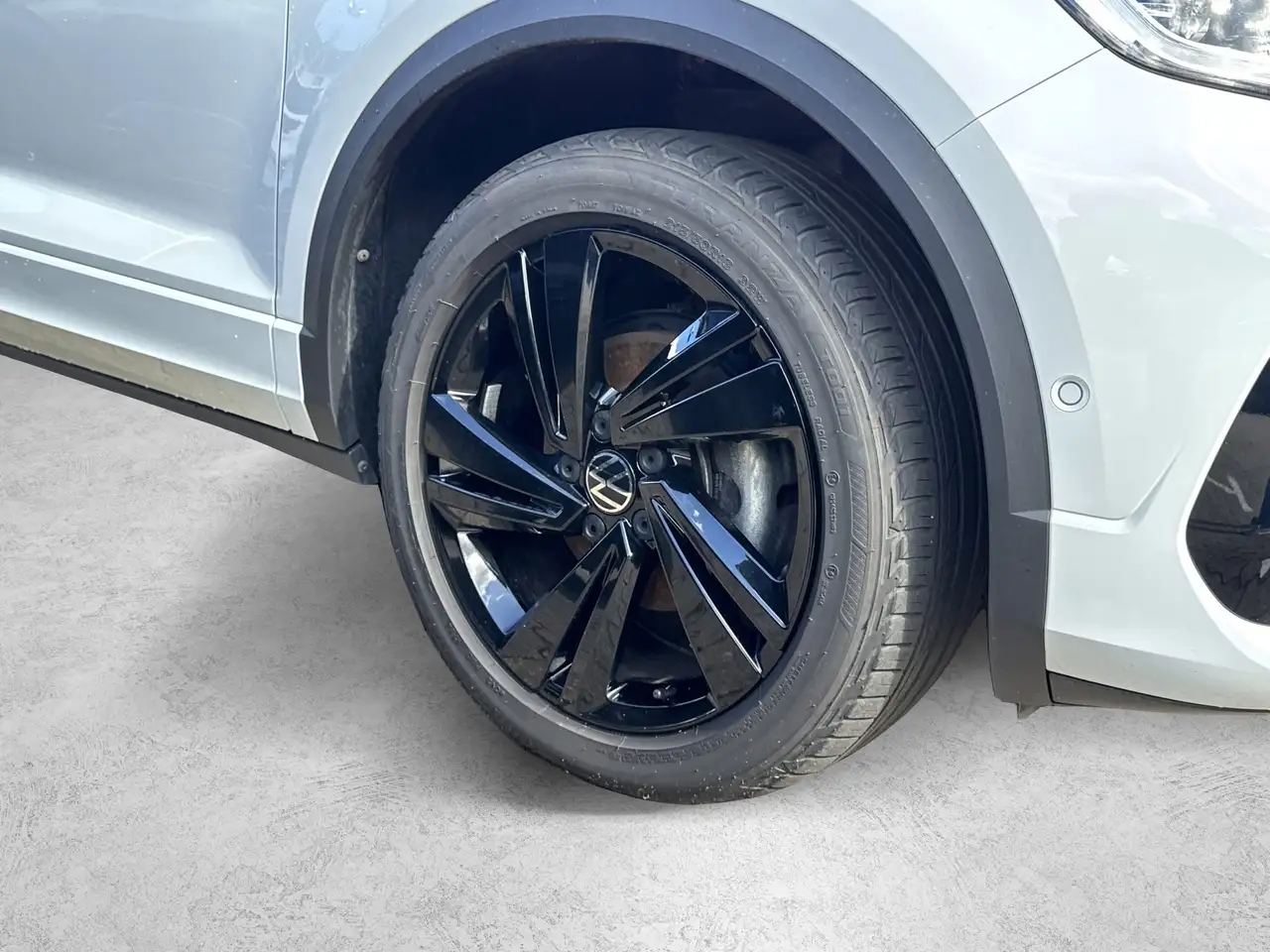 Volkswagen T-Roc R-Line 1.5 TSI 7-DSG BlackStyle PANO, миниатюра 4