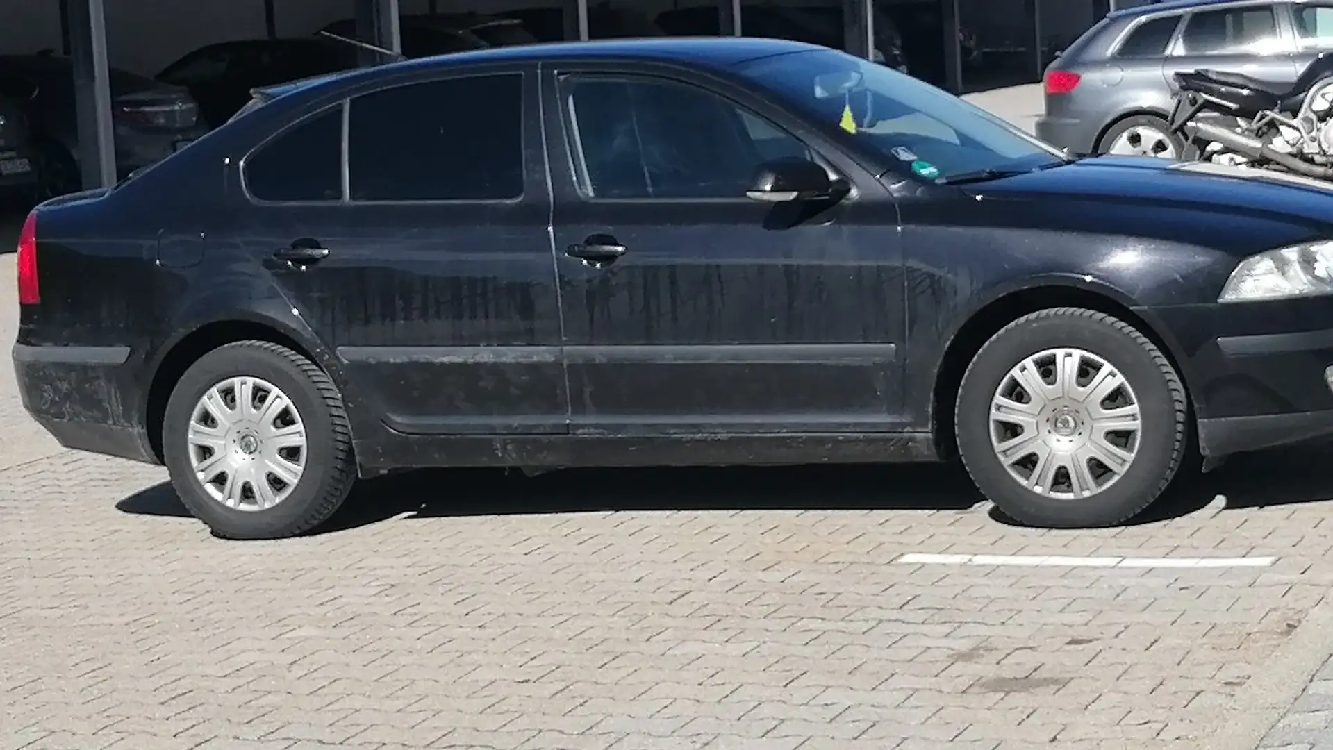 Skoda Octavia 1.6 Ambiente top deal - 1