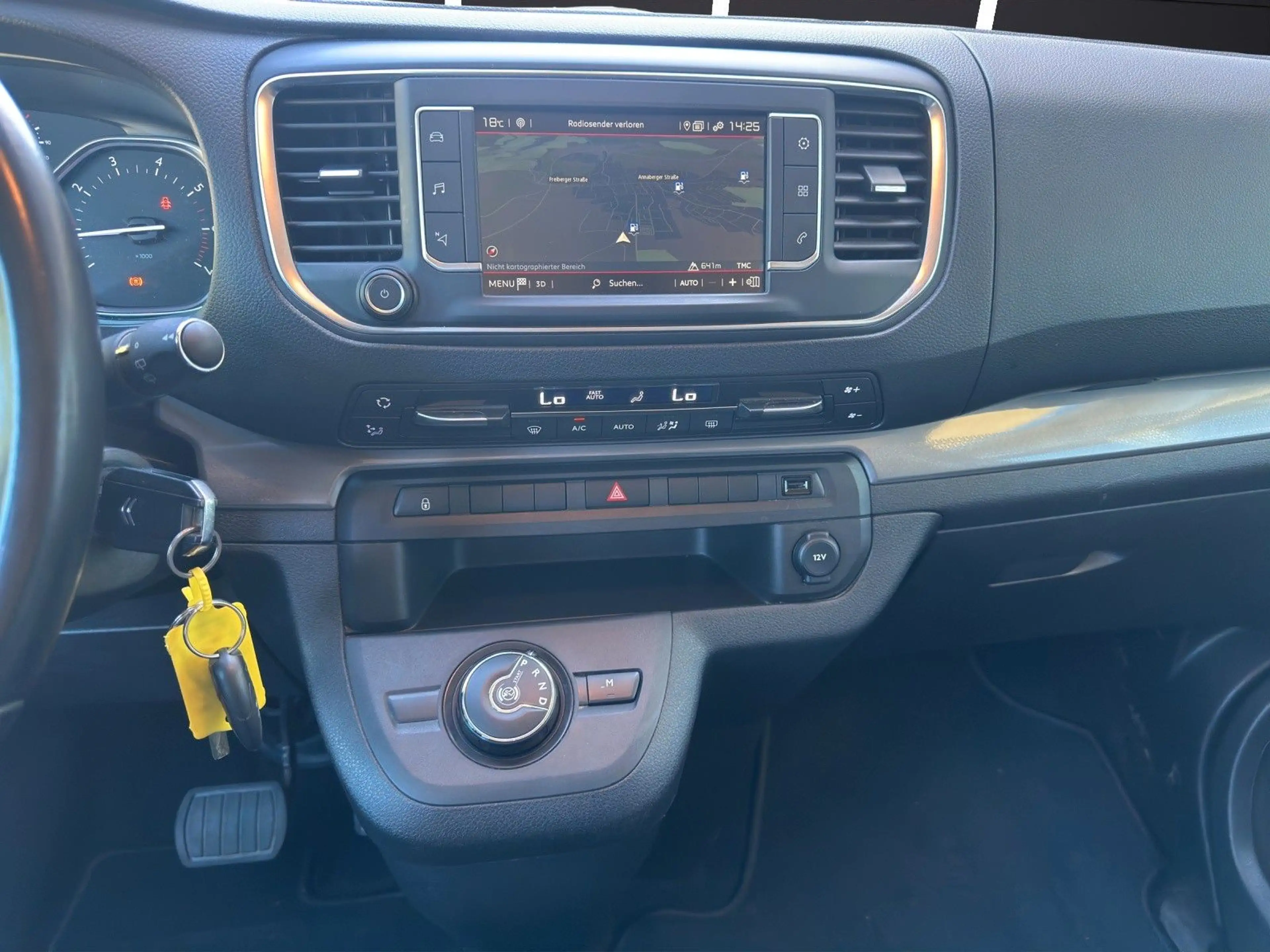 Citroen Spacetourer Feel XL STANDH+2SCHIEBET+AHK — photo 14