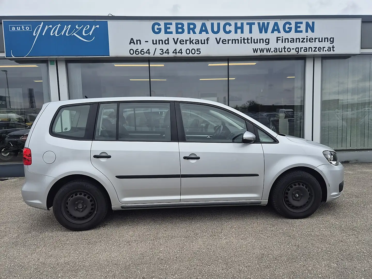 Volkswagen Touran Trendline 1,6 BMT TDI DPF Grau - 1