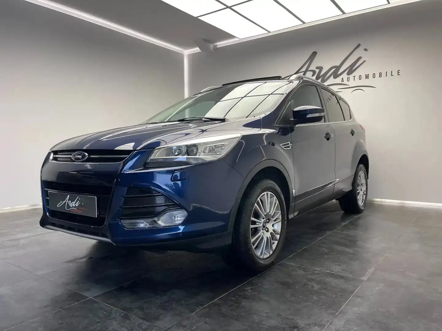 Ford Kuga 2.0 TDCi ECO 2WD*TOIT OUVRANTR*1ER PROP*GARANTIE* Bleu - 1