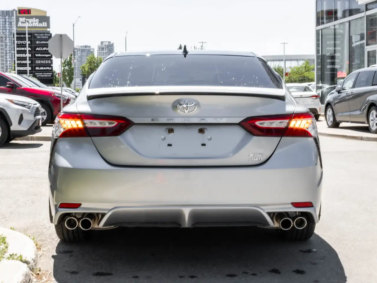 Toyota Camry снимка Toyota Camry