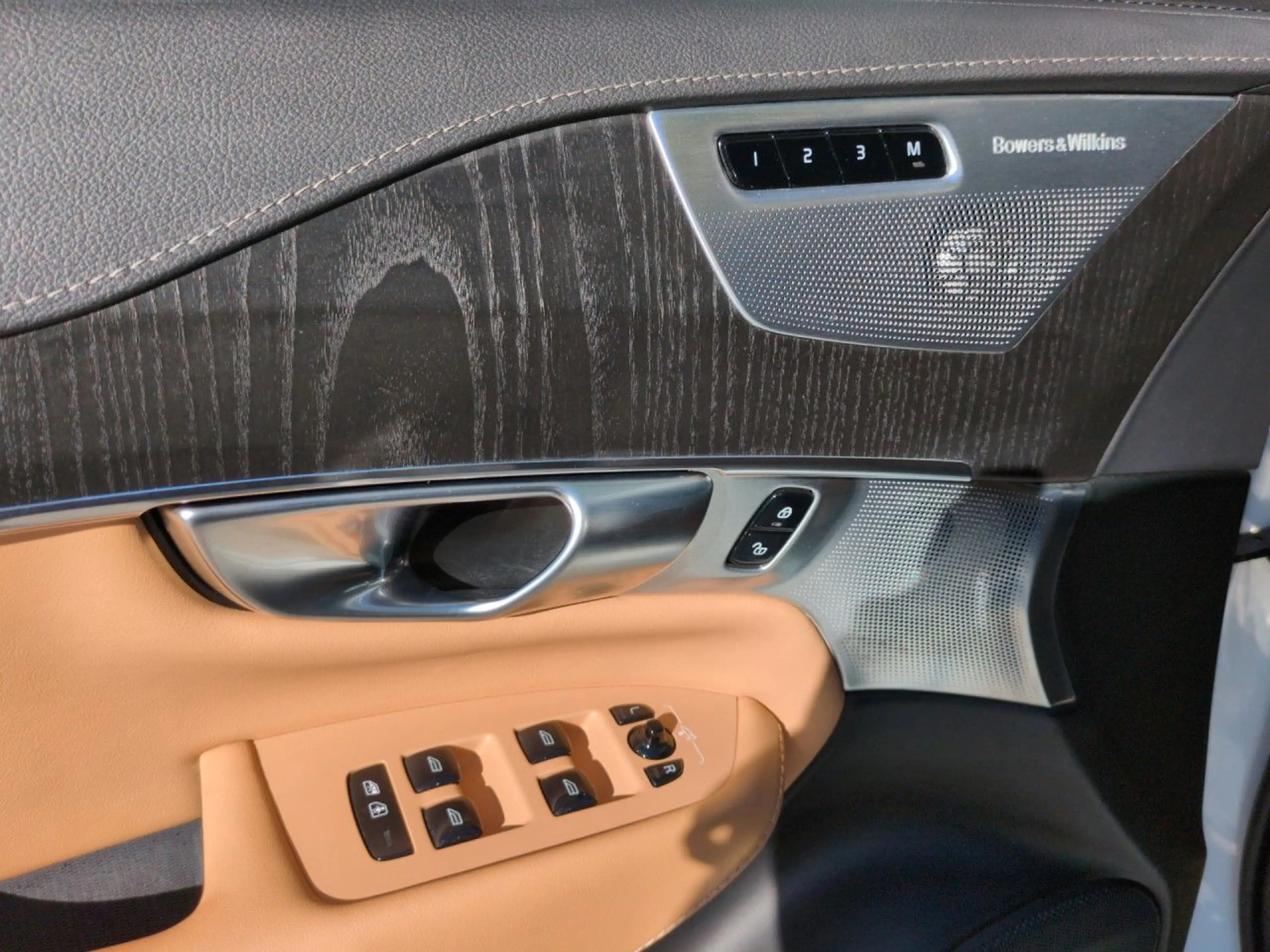 Volvo XC90 B5 (Diesel) Ultimate Bright - Luftf./B&W Navi — photo 12