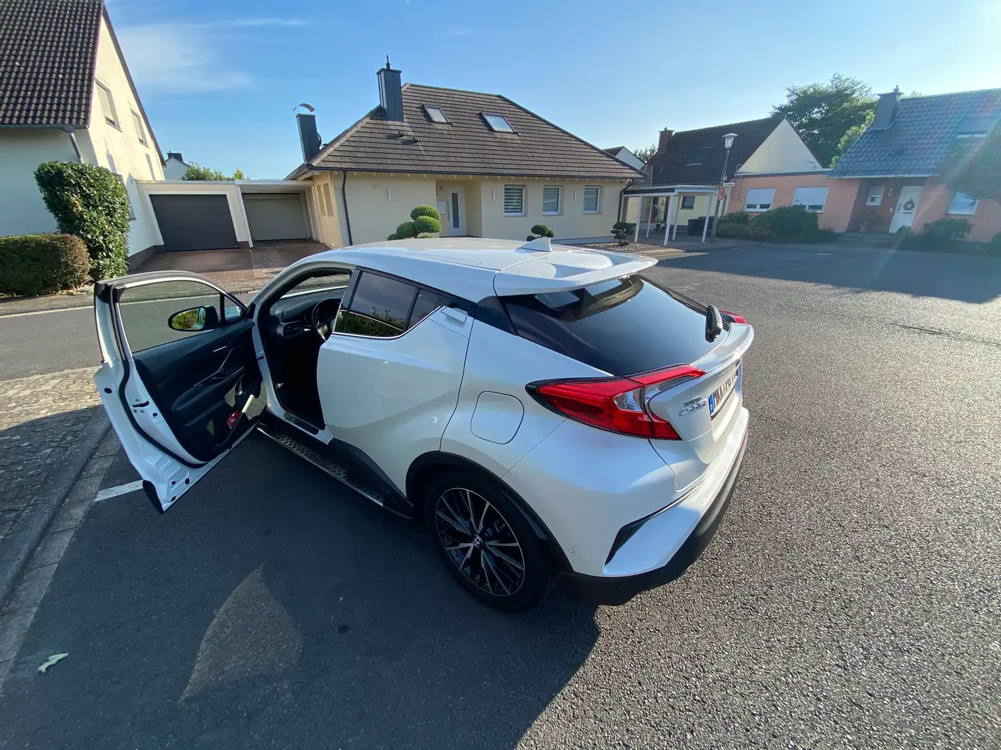 Toyota C-HR Hybrid Team Deutschland D(X10) Weiß - 2