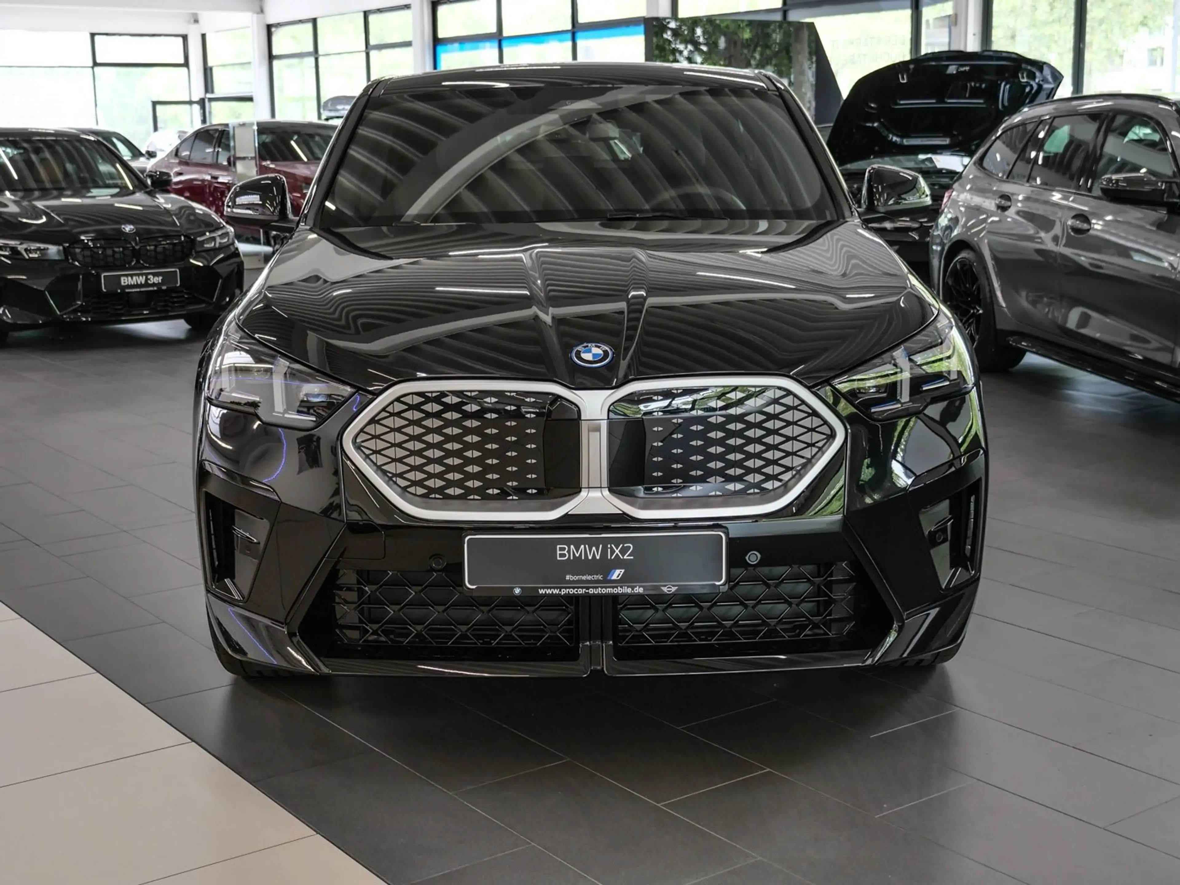 BMW iX2 xDrive30 M Sport RFK NAVI Standh. LED DAB — photo 3