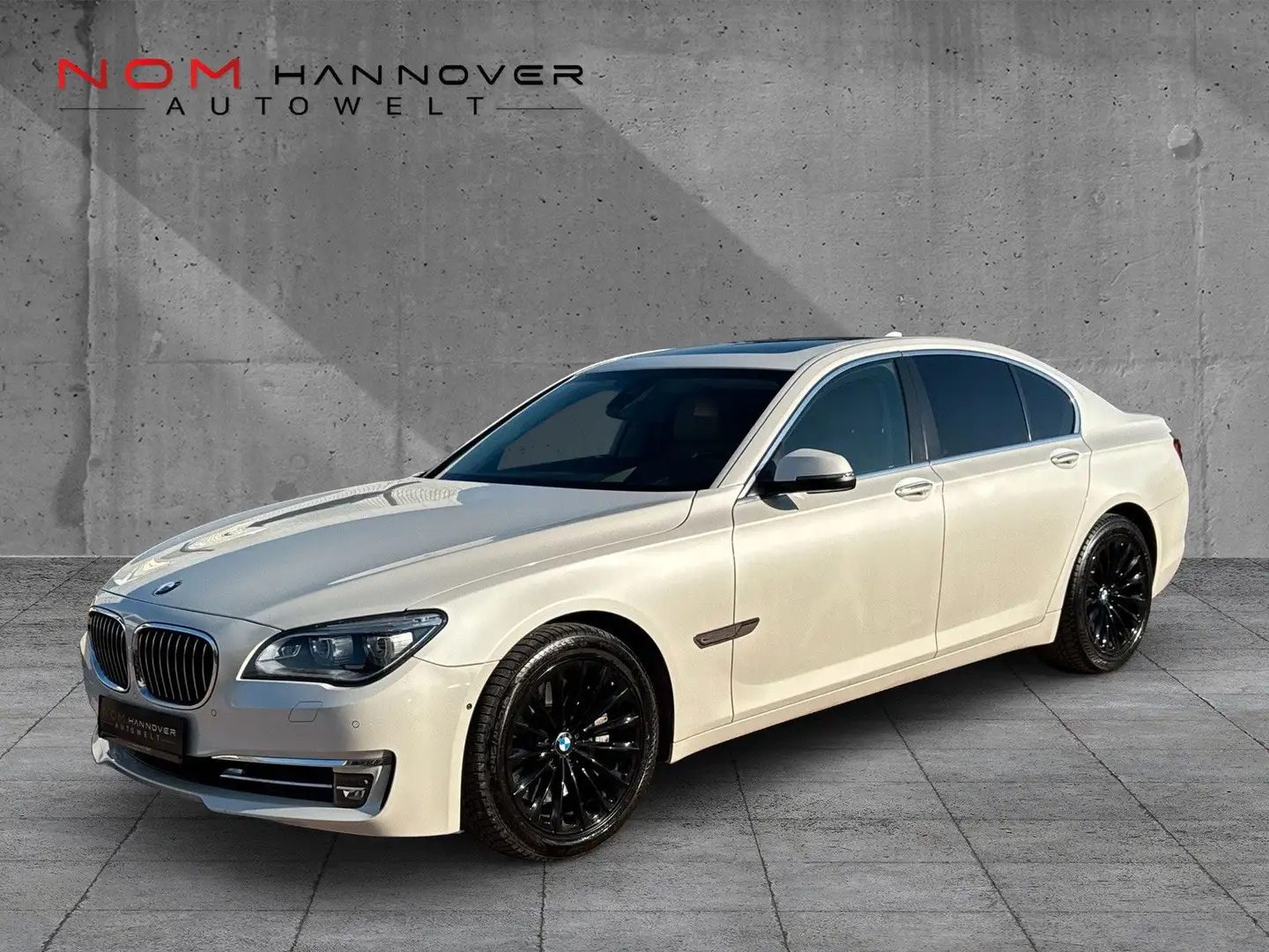 BMW 750 i SOFTCLOSE/360°/SITZBELÜFT/LED/HEAD/SCHIEBE/ Weiß - 1