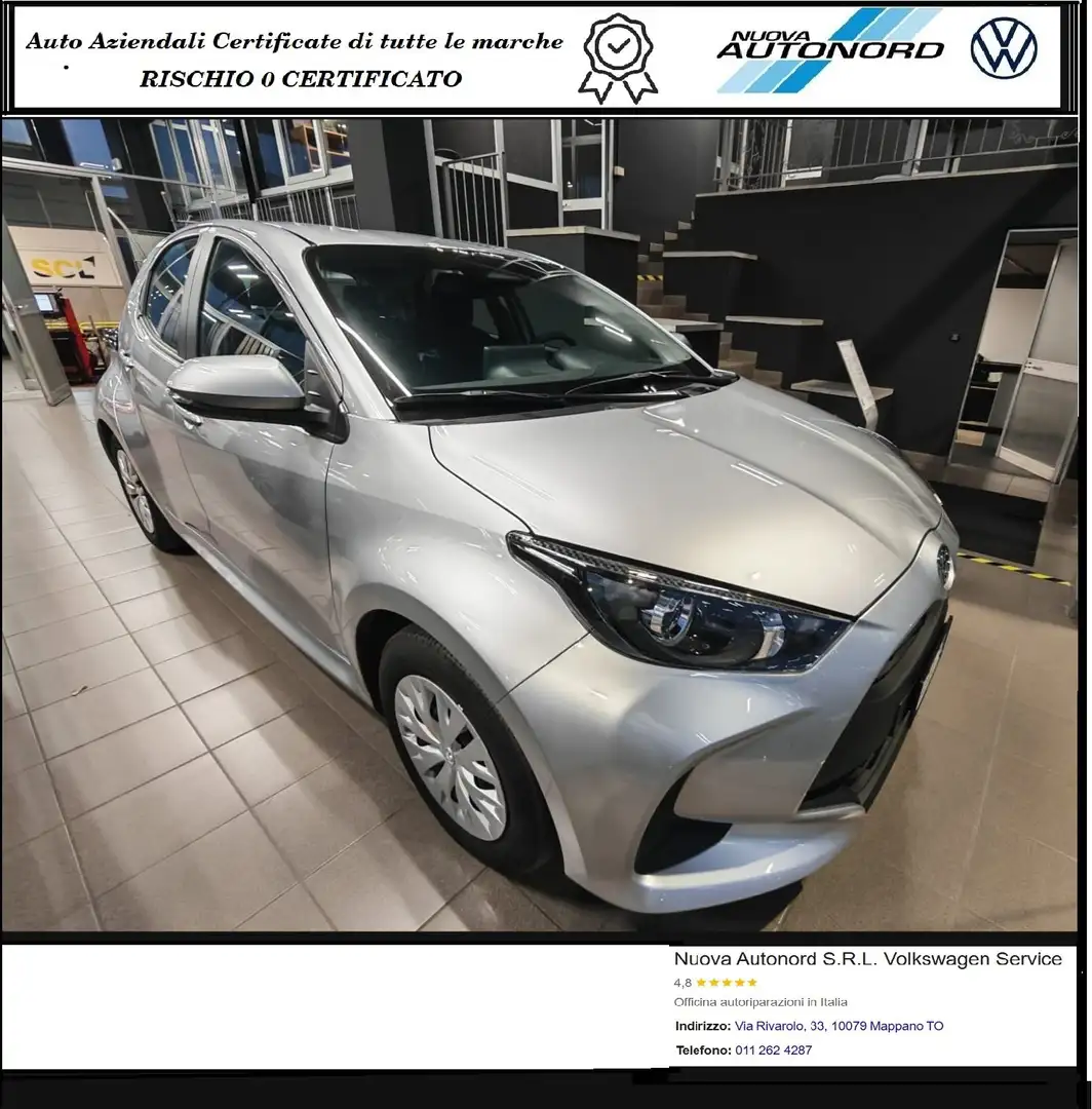 Toyota Yaris Yaris IV 1.5h Active Silver - 1