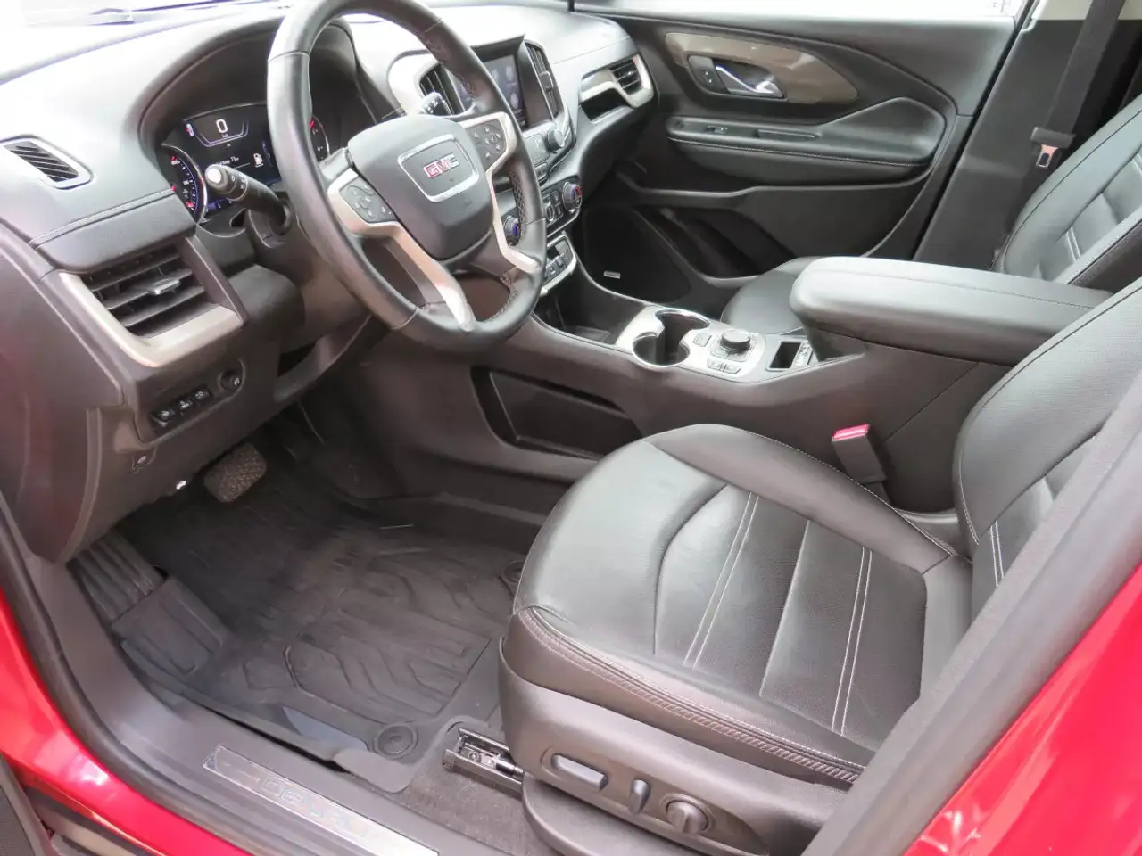 GMC Terrain photo GMC Terrain