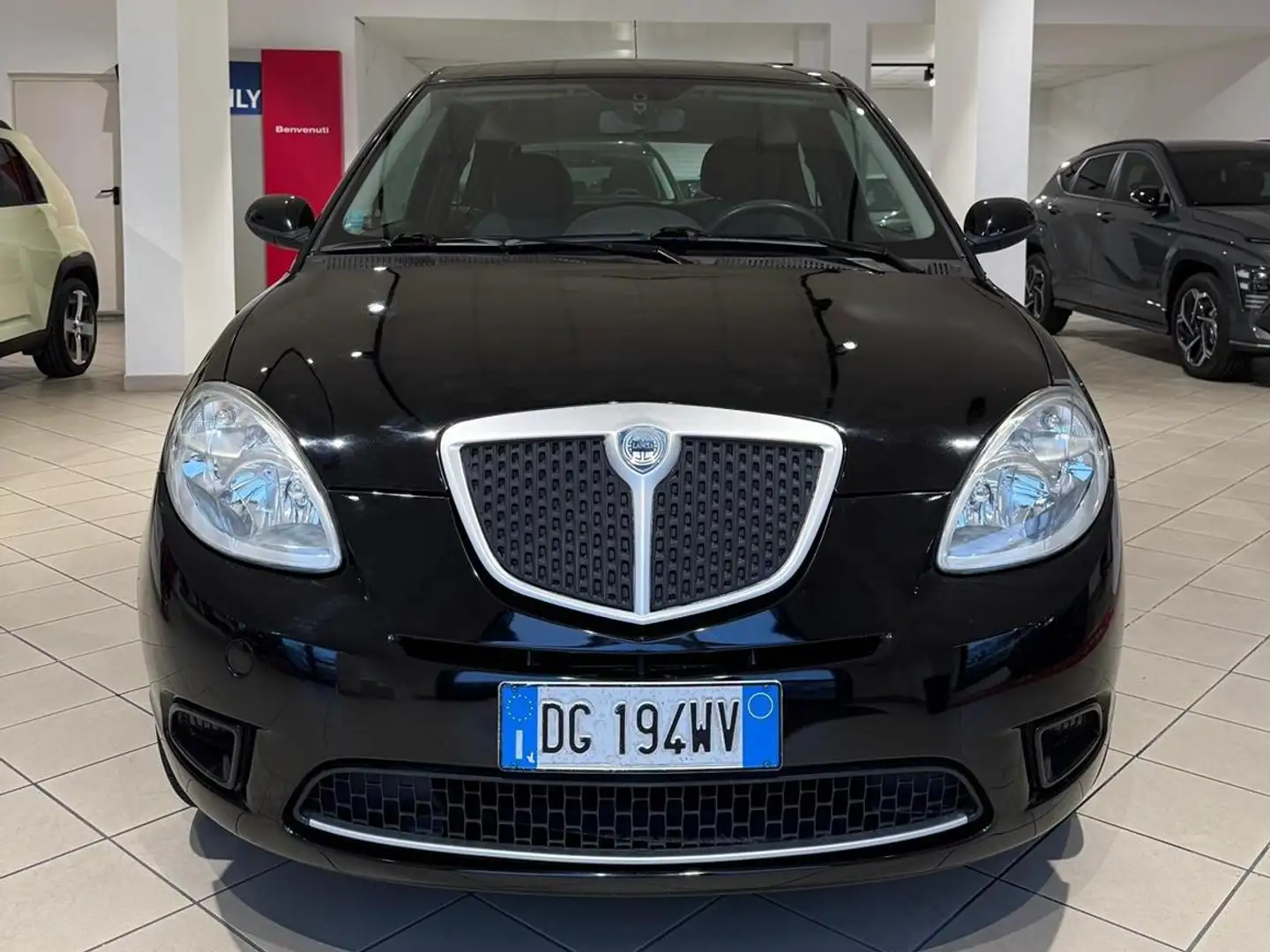 Lancia Ypsilon II 2007 1.2 8v Passion Schwarz - 1