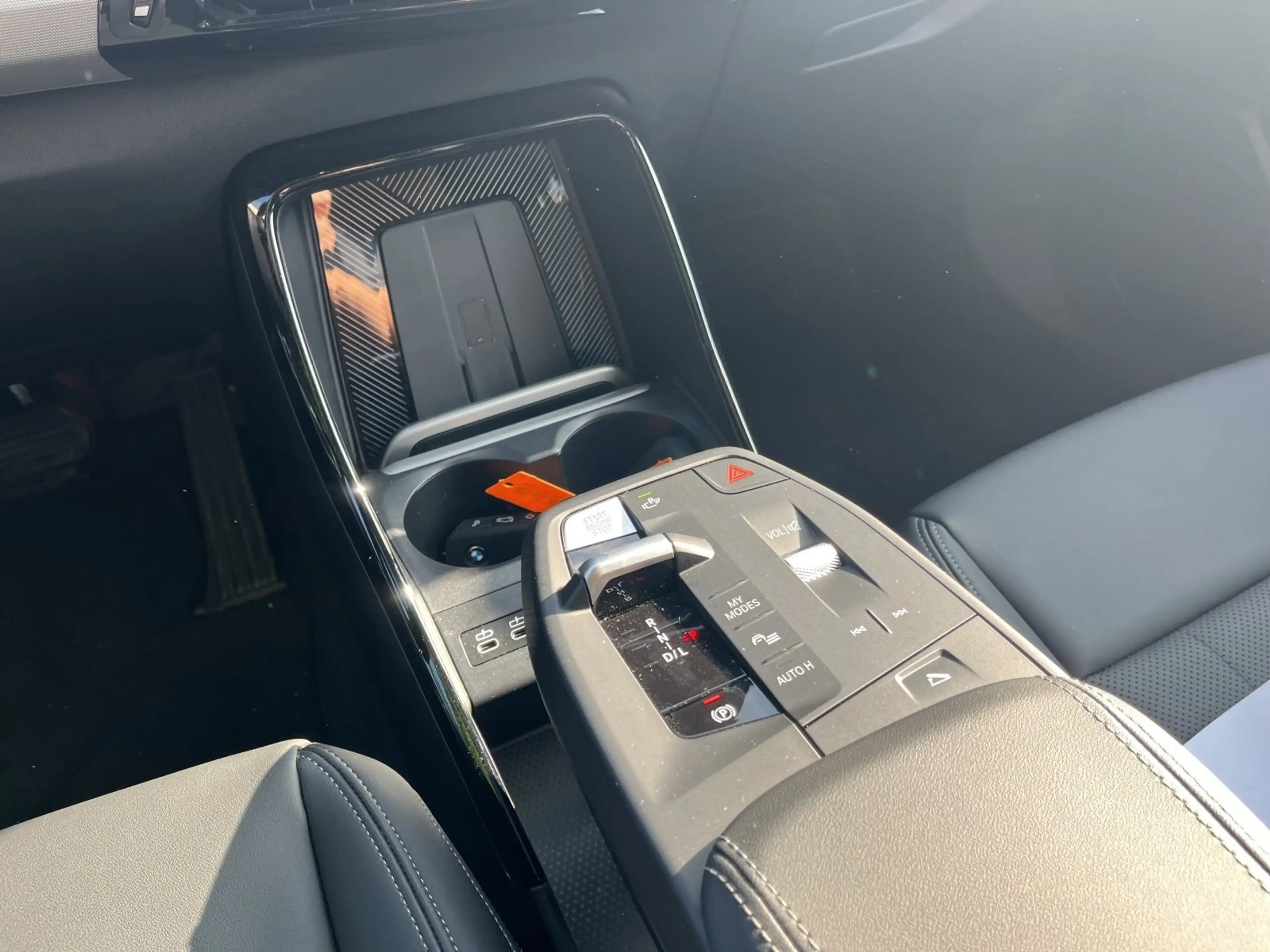 BMW 220 i Active Tourer AHK PANO RFK HIFI LED SHZ DAB — photo 15