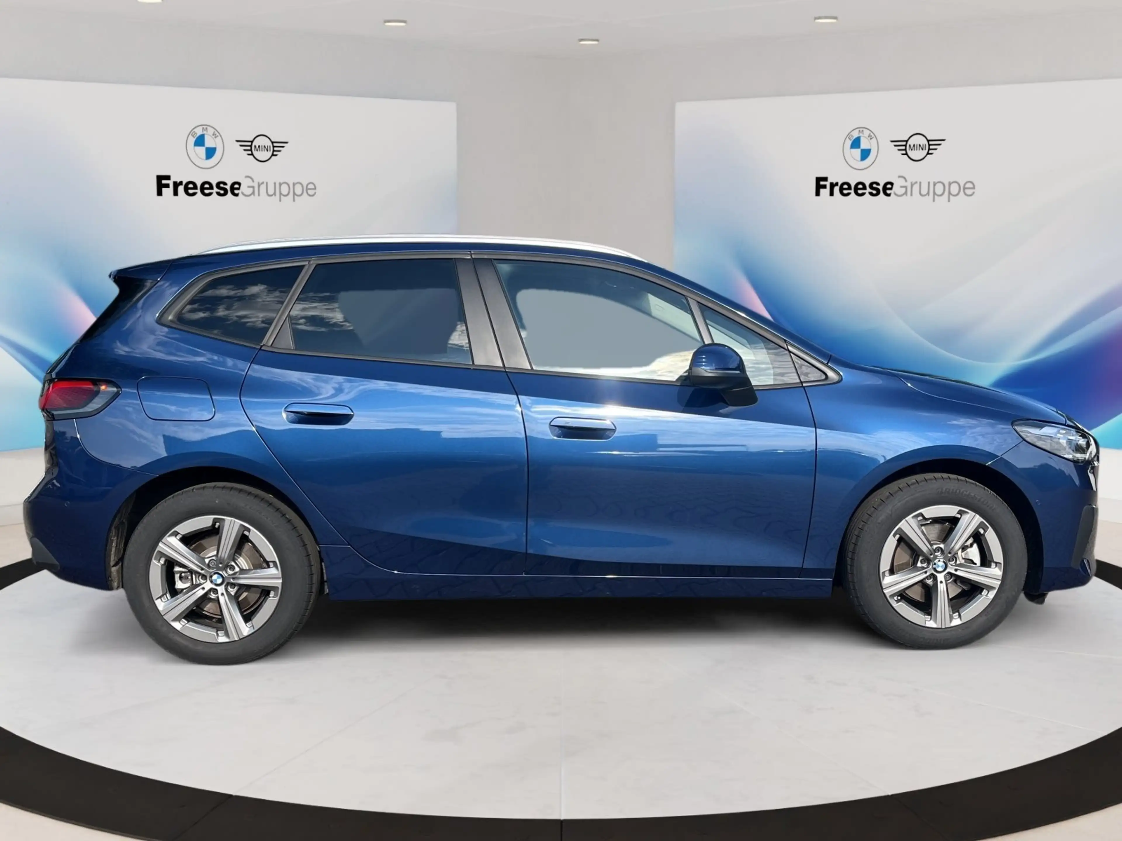 BMW 220 i Active Tourer AHK PANO RFK HIFI LED SHZ DAB — photo 7