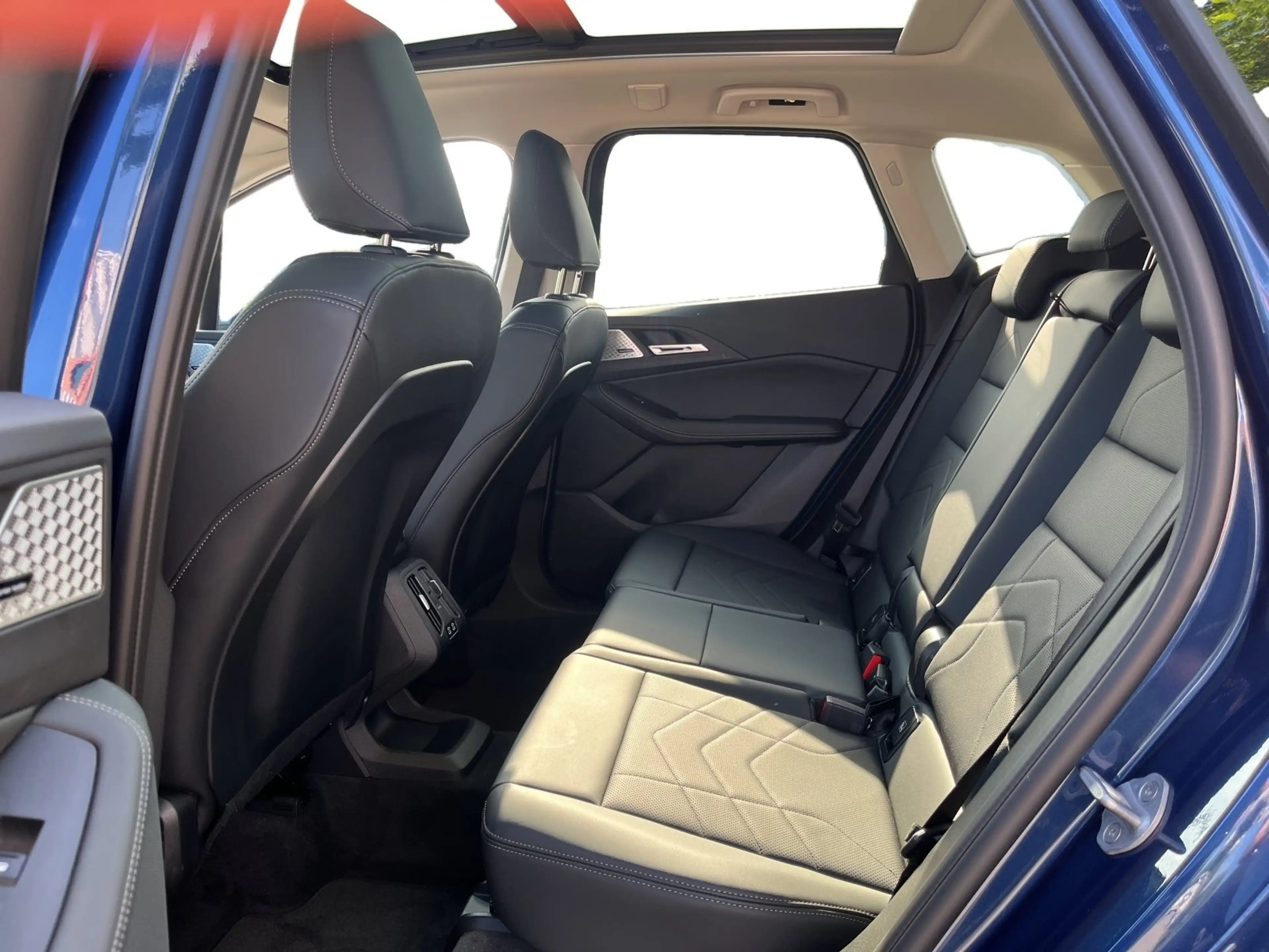 BMW 220 i Active Tourer AHK PANO RFK HIFI LED SHZ DAB — photo 14