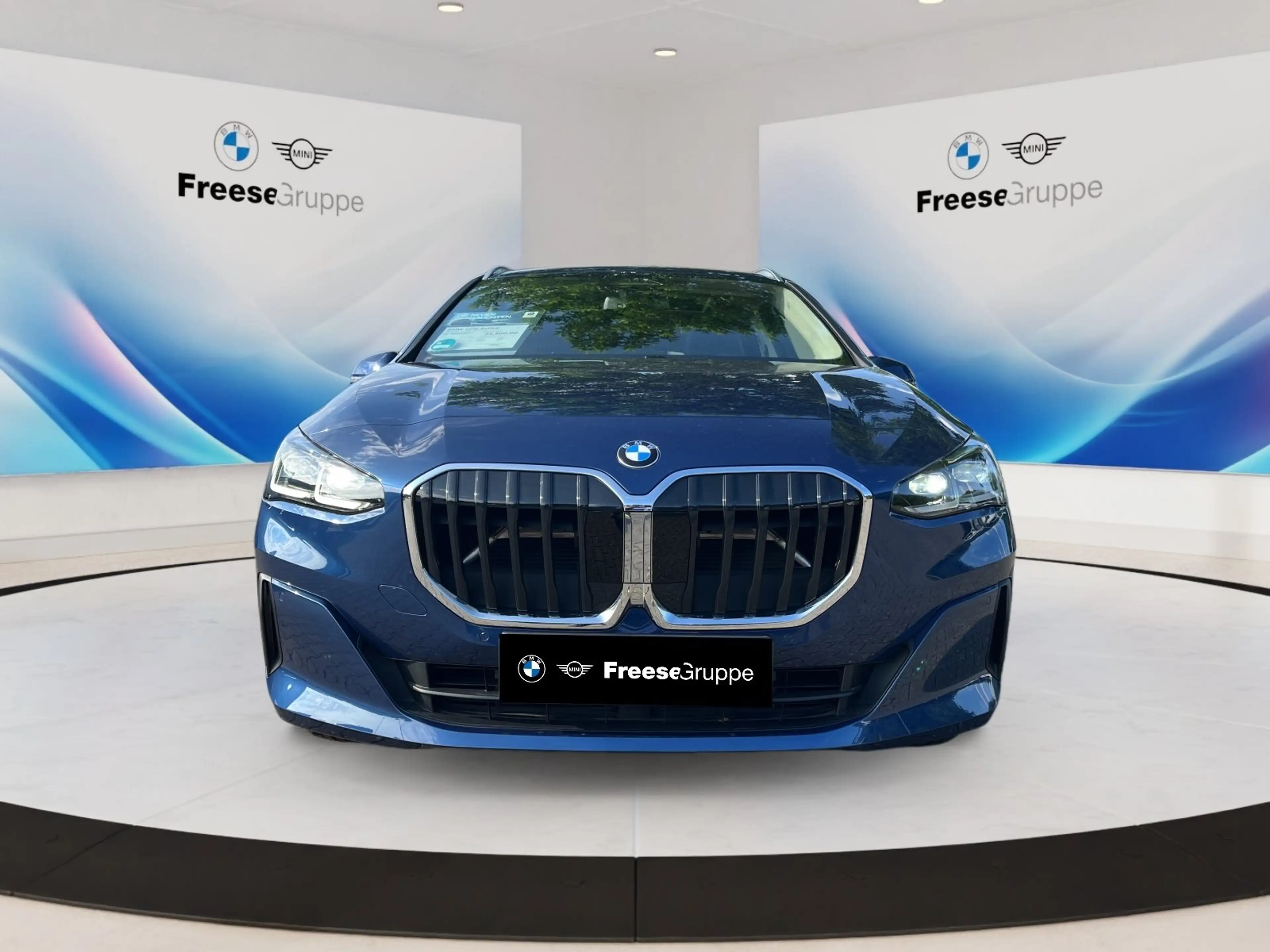 BMW 220 i Active Tourer AHK PANO RFK HIFI LED SHZ DAB — photo 2