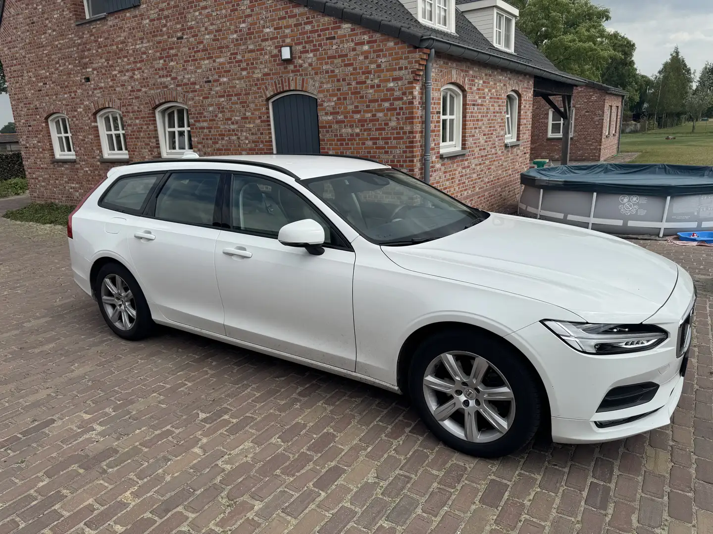 Volvo V90 2.0 D4 Momentum Wit - 2