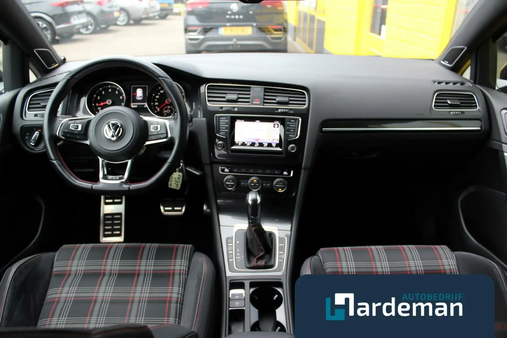 Volkswagen Golf GTI 2.0 TSI DSG Dynaudio Zwart - 2