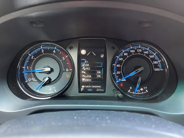 Toyota Hilux Toyota HILUX 2,8 Automatik Doppel K. Invincible Ansicht 8