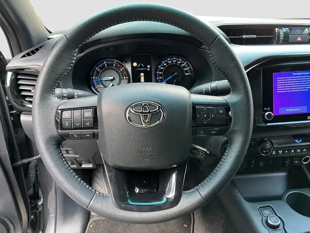 Toyota Hilux Toyota HILUX 2,8 Automatik Doppel K. Invincible Ansicht 7