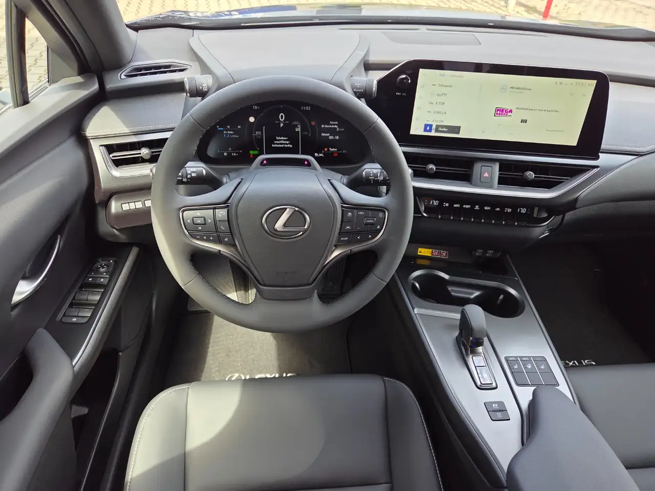 Lexus UX 300h F Sport Design ACC FLA SpurH LM 13