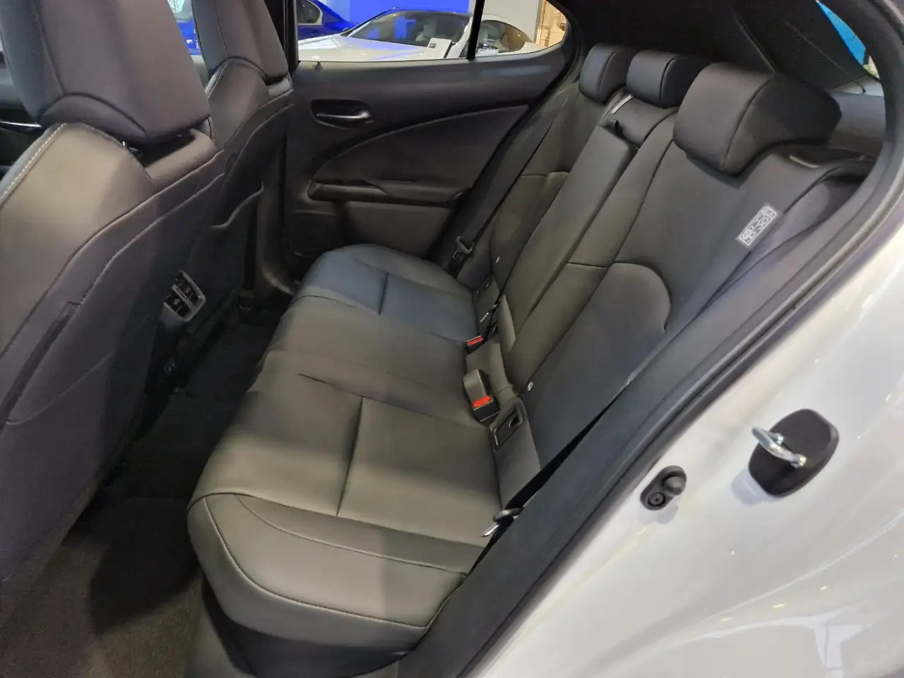 Lexus UX 300h F Sport Design ACC FLA SpurH LM 7