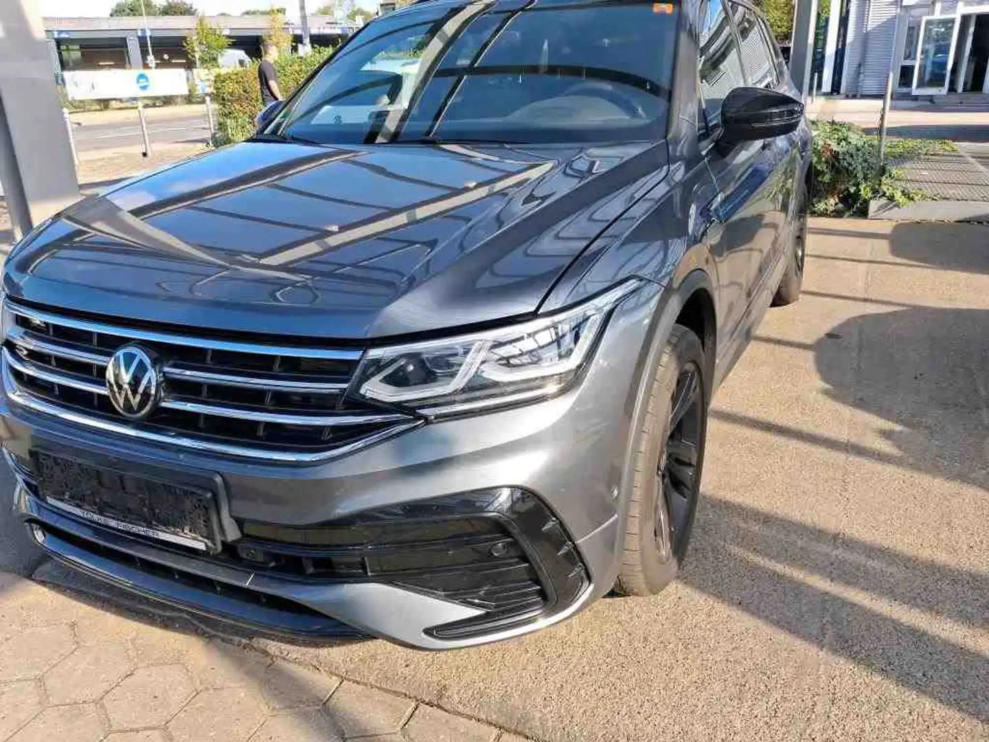 Volkswagen Tiguan Allspace 2.0 TDI 4Motion R Line Matrix Navi Grau - 1