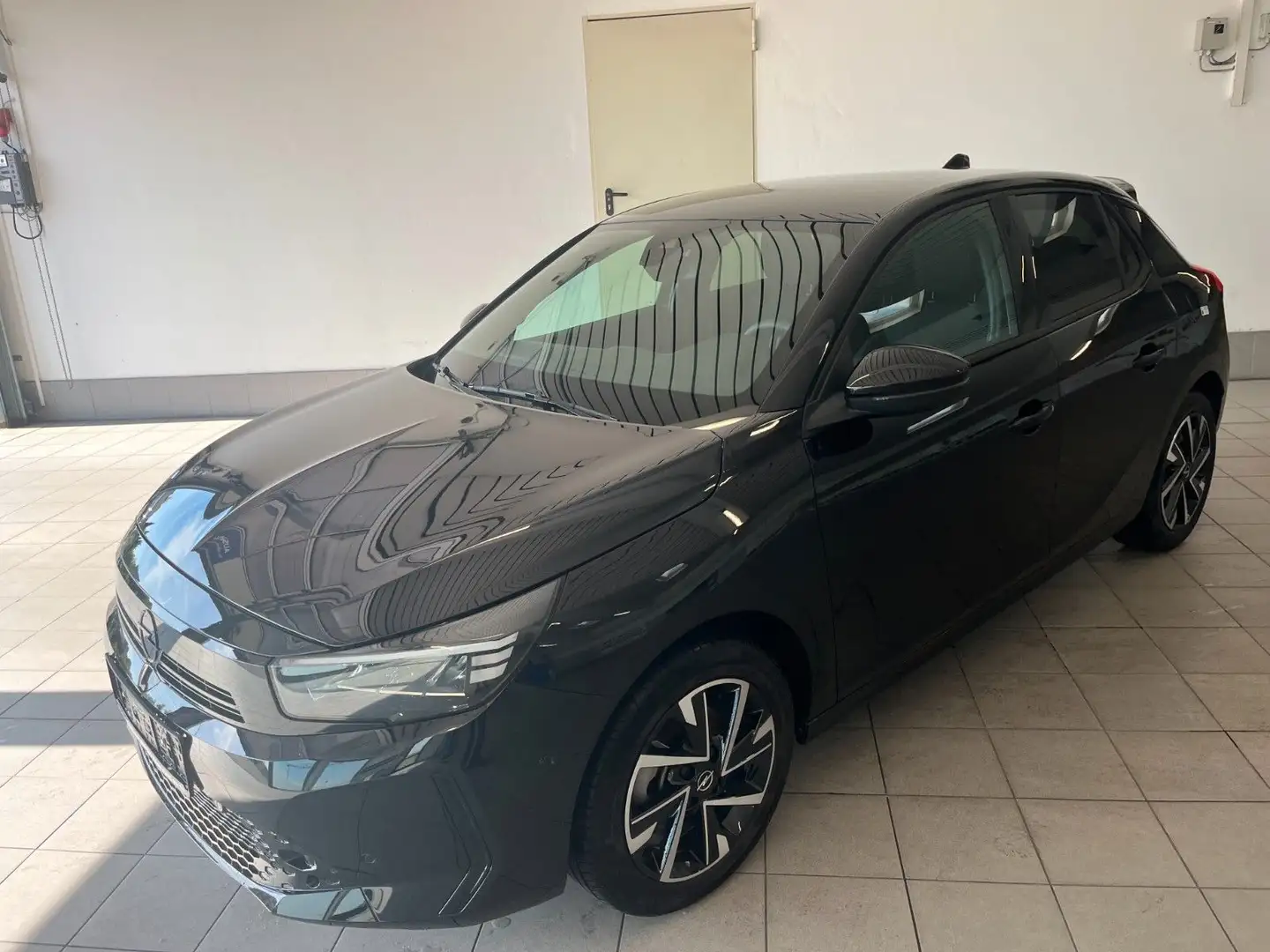 Opel Corsa F GS*AUTOMATIK*NAVI*KAMERA*SITZHEIZUNG*PDC Schwarz - 1