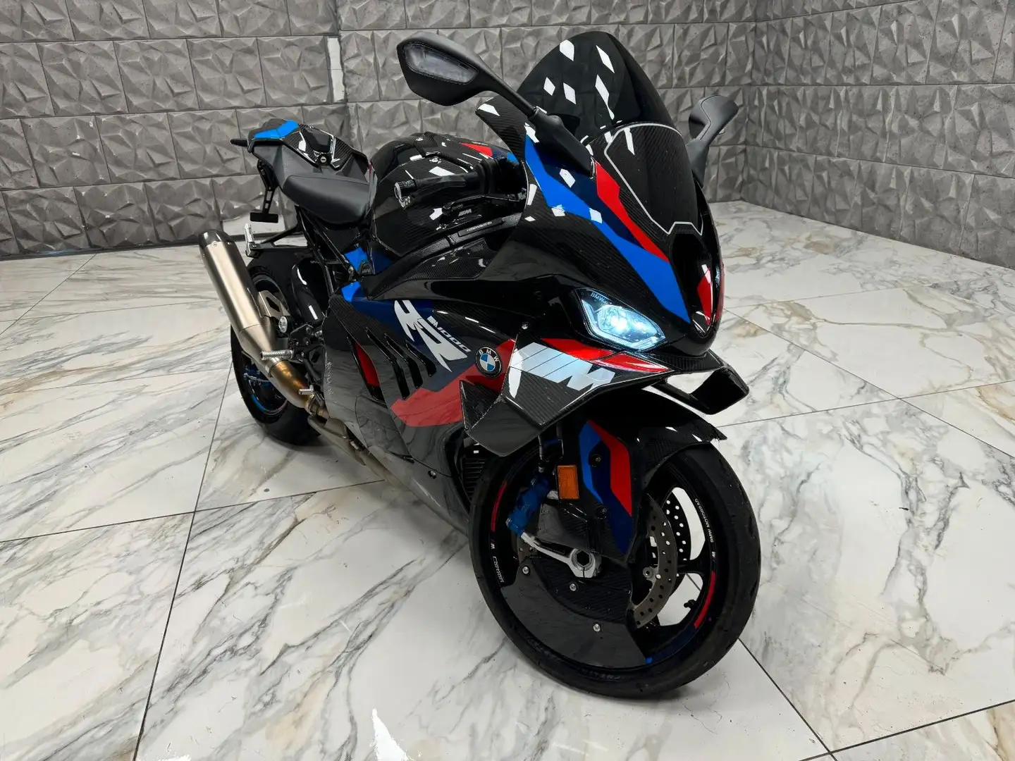 BMW M 1000 RR Competition  Carbon* Noir - 1