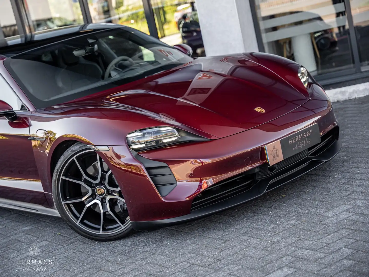 Porsche Taycan Sport Turismo 79 kWh / Inno / Sport-Chrono / Pano Rood - 2