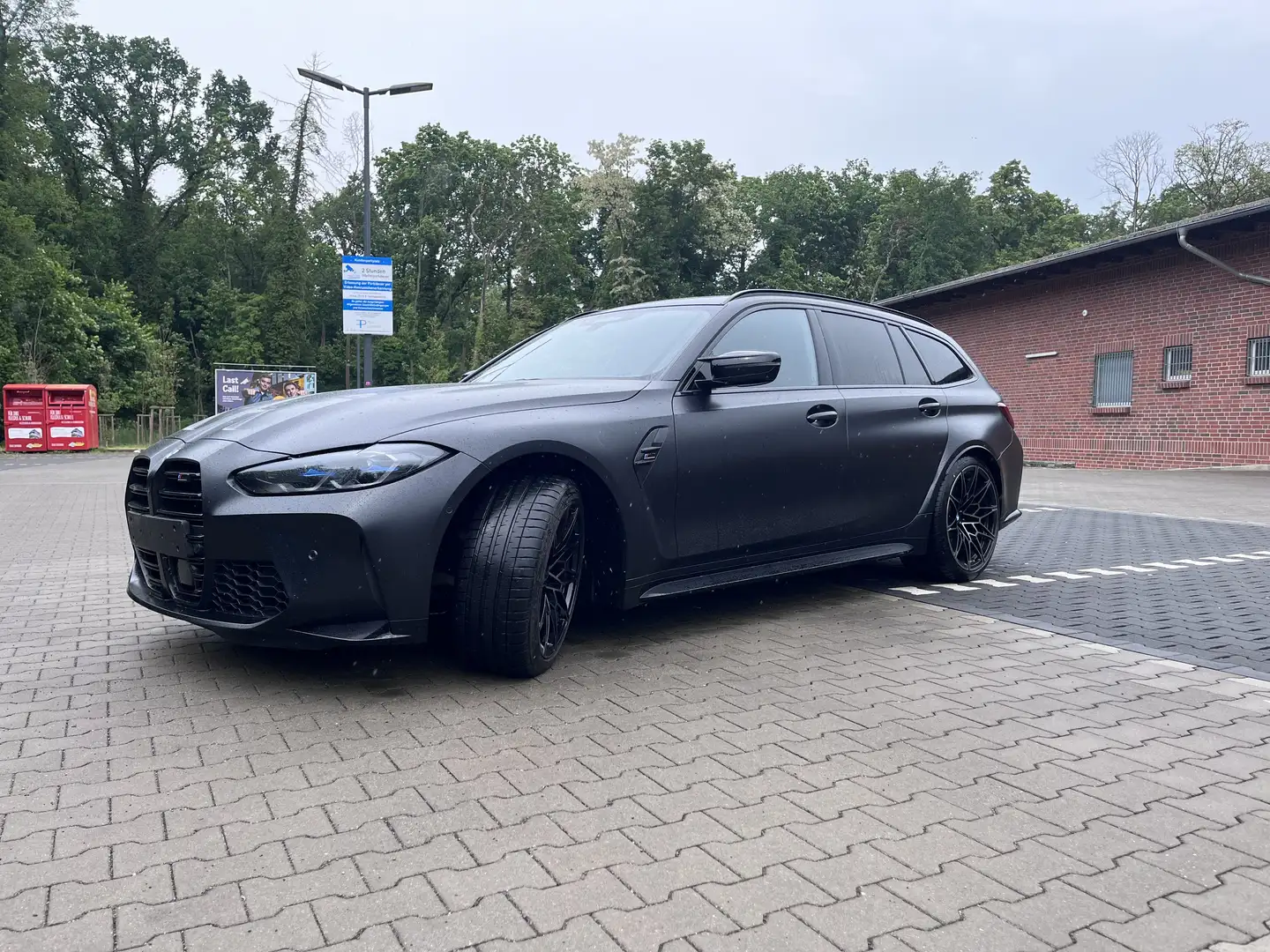 BMW M3 Competition Touring M xDrive Schwarz - 2