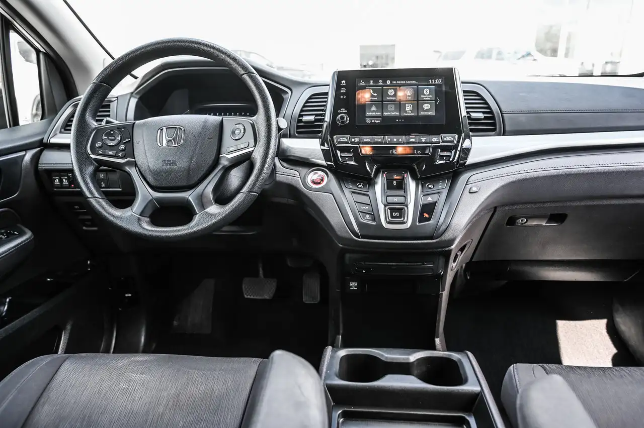 Honda Odyssey снимка Honda Odyssey