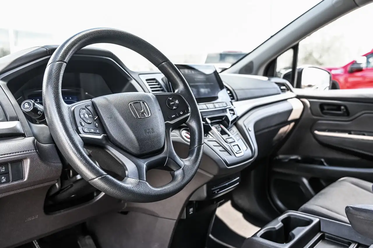 Honda Odyssey снимка Honda Odyssey