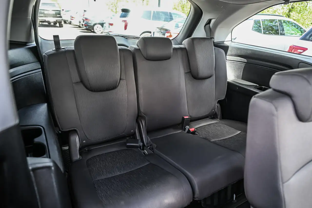 Honda Odyssey снимка Honda Odyssey