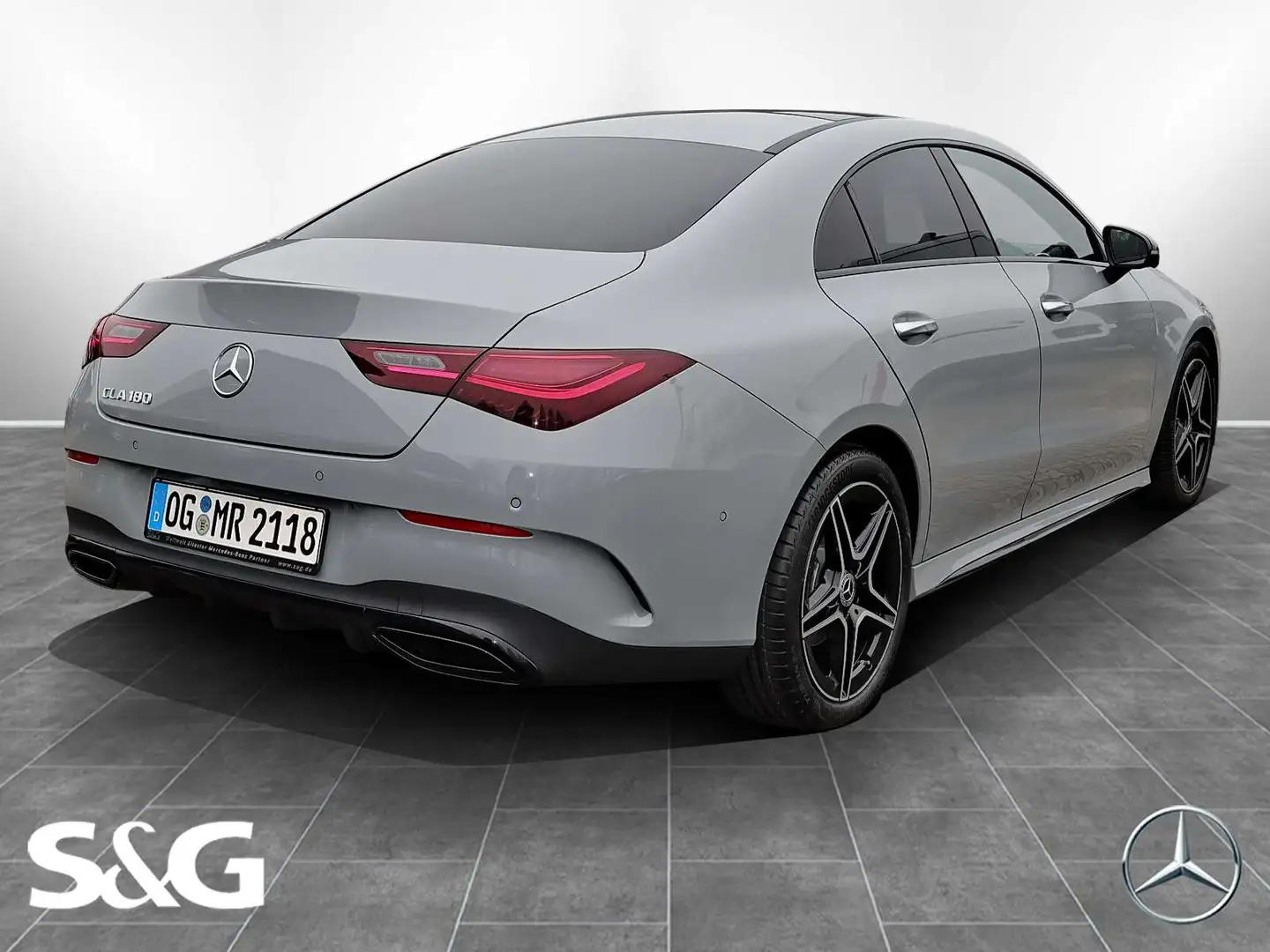 Mercedes-Benz CLA 180 Coupé Special Ed. AMG MBUX+360°+LED+Pano Šedá - 2