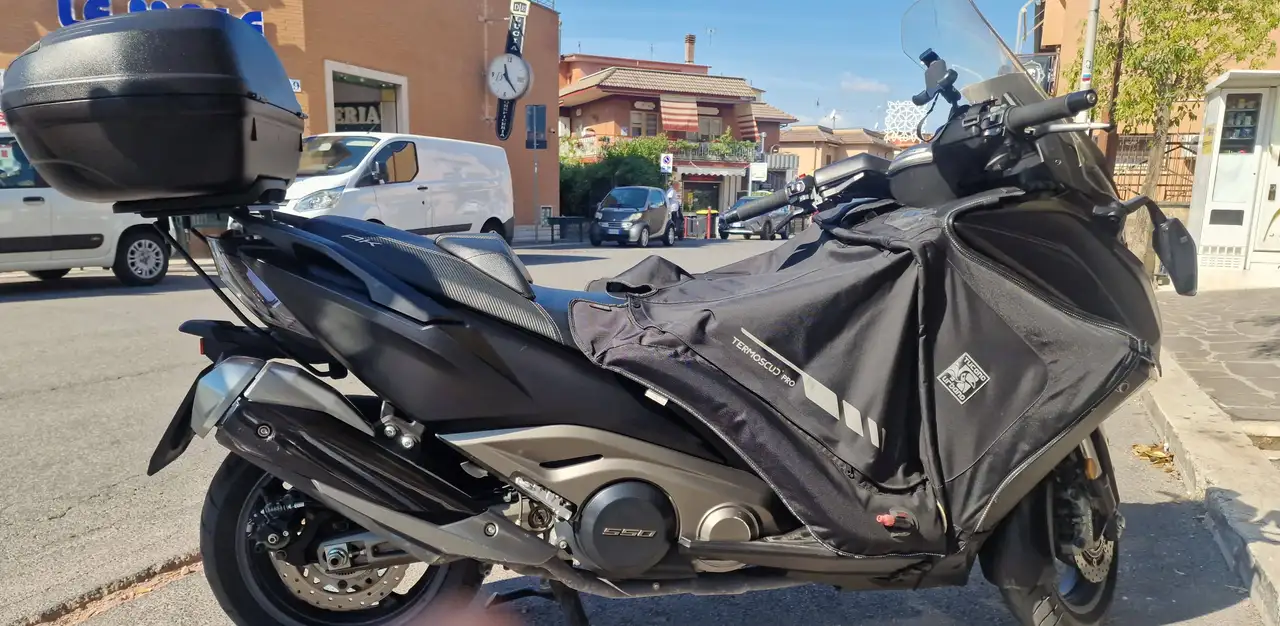 Kymco AK 550