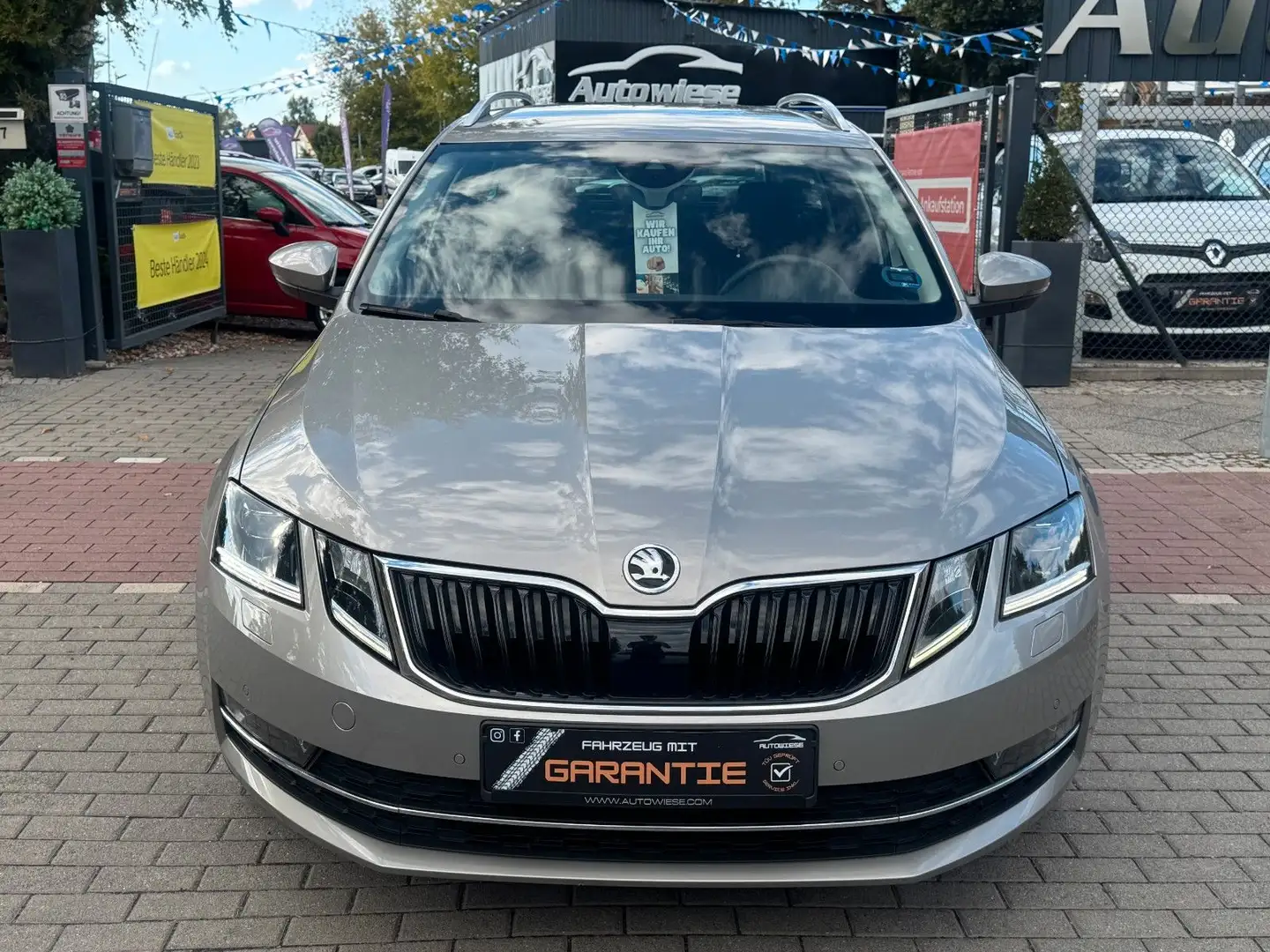 Skoda Octavia 1.6 Combi Style*Aut*Ambiente*Nav*LED*ACC Beige - 2