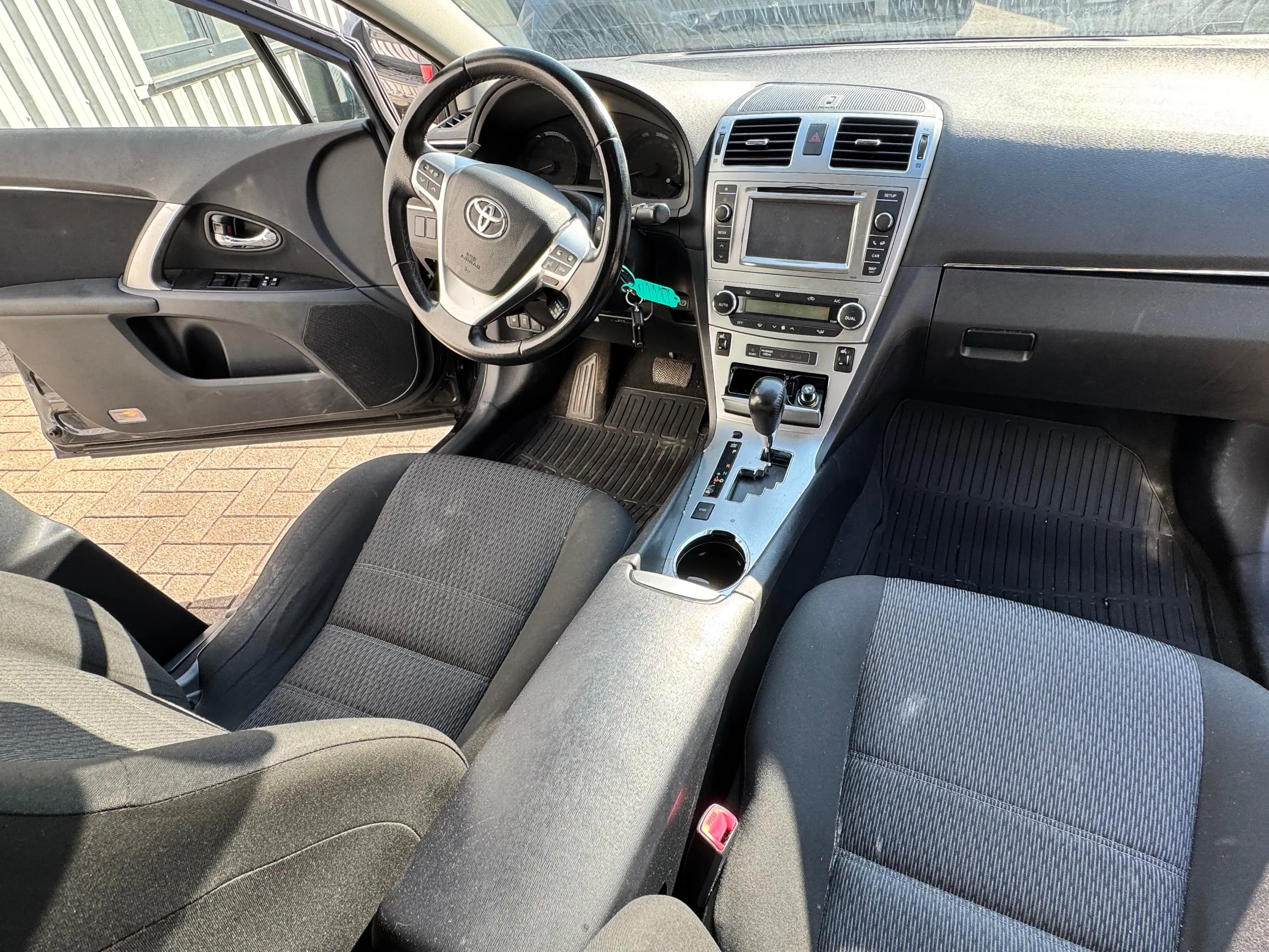 Toyota Avensis Avensis 2.0i Premium Multidrive S — photo 11