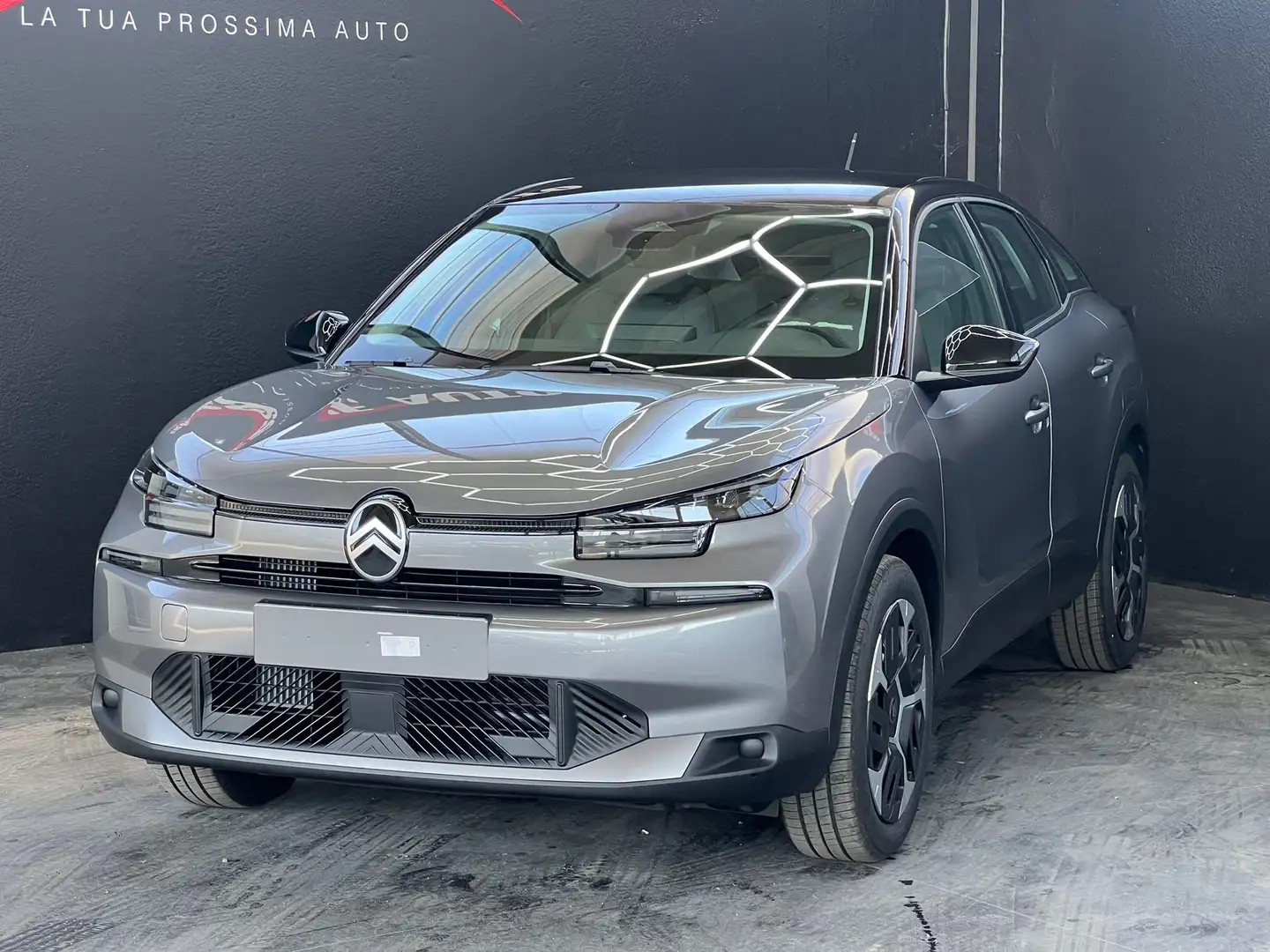 Citroen C4 C4 1.2 hybrid Plus 145cv e-dcs6 Grigio - 1