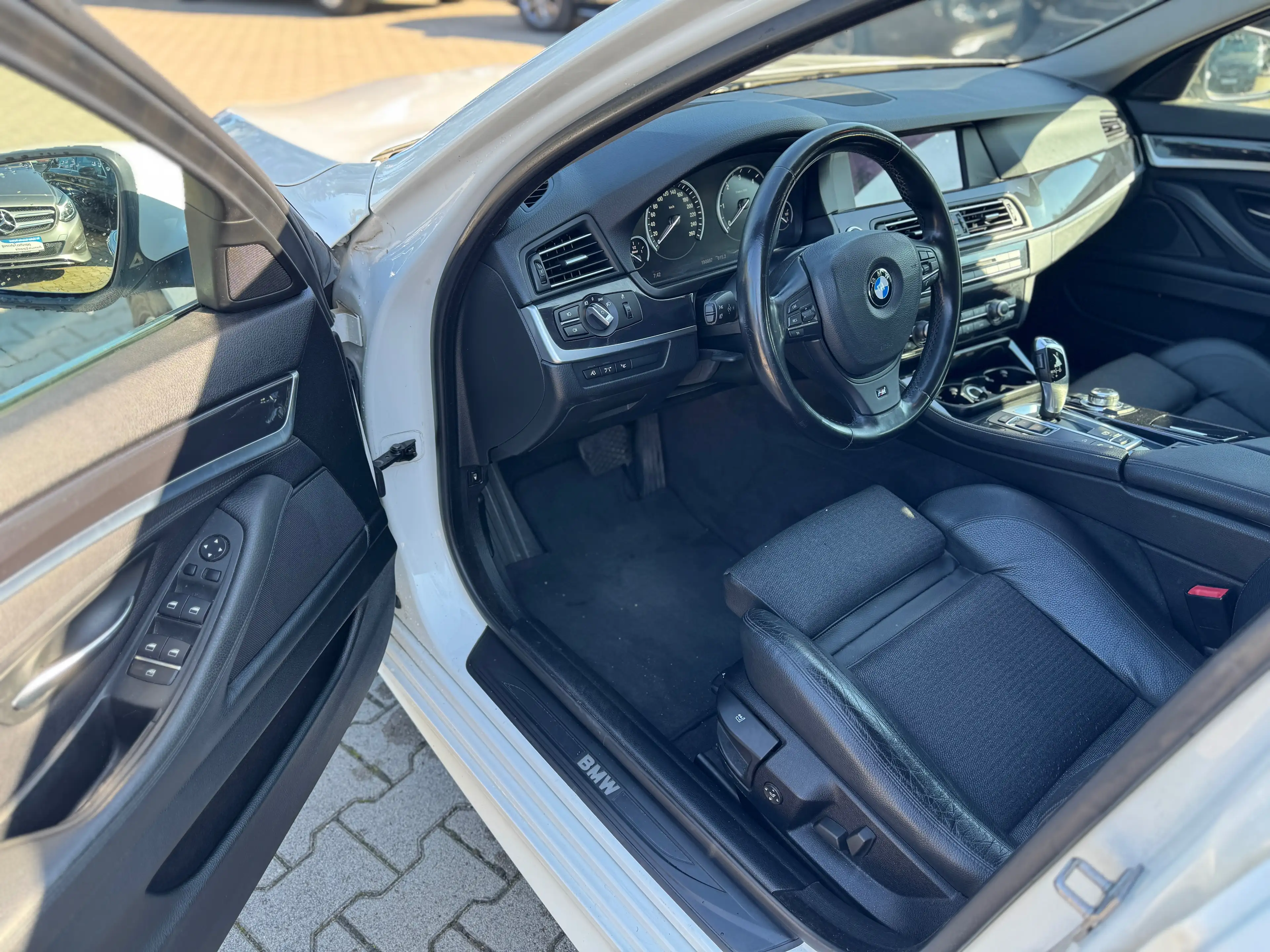 BMW 525 d xDrive M-Sportpaket *Softclose*Head up*SpurAss* — photo 7