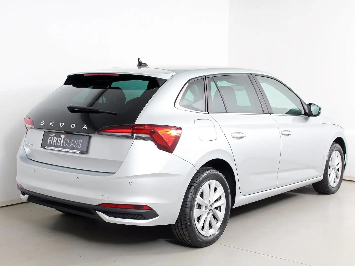Skoda Scala Selection TSI DSG Silber - 2