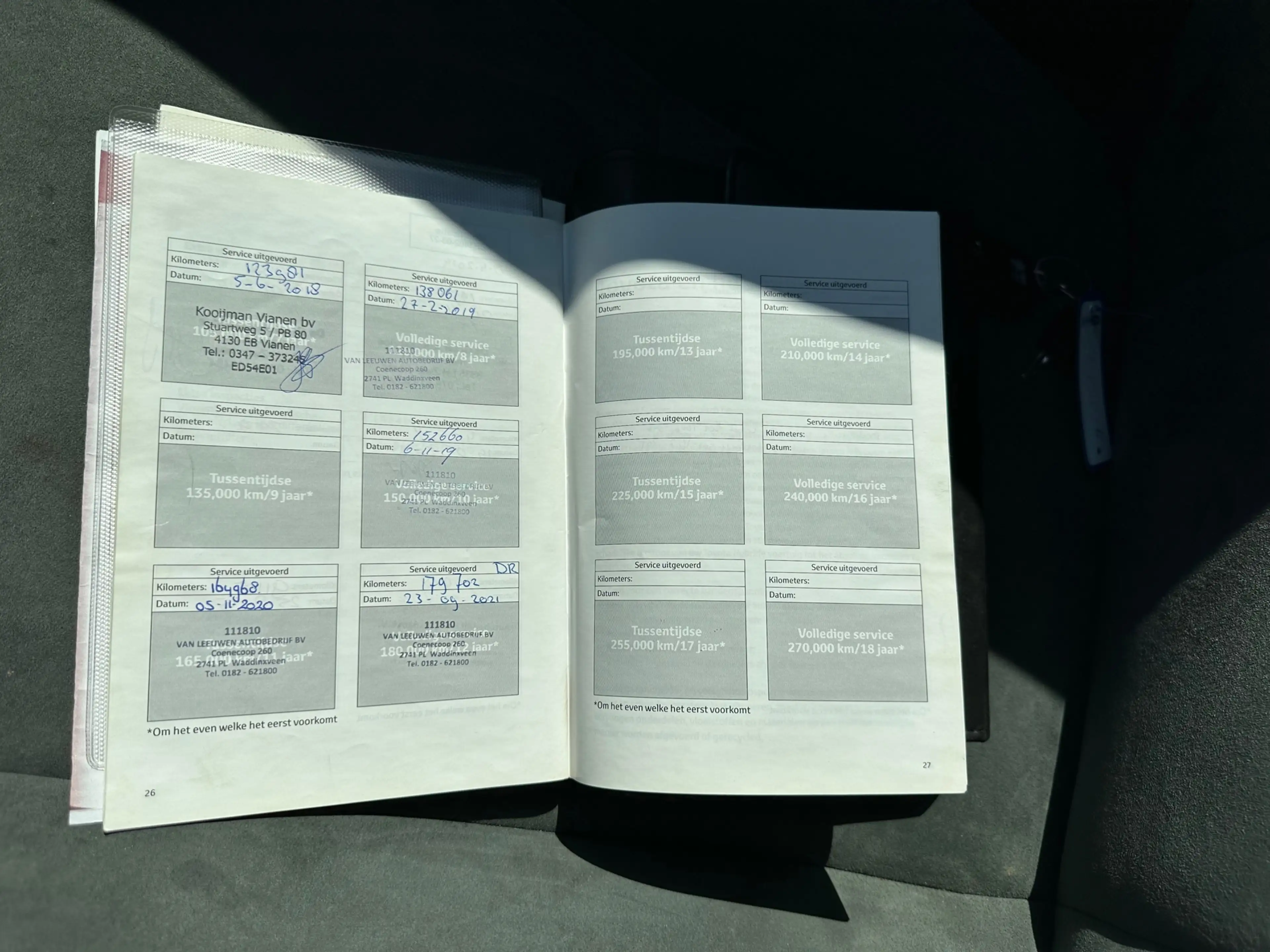 Toyota Prius 1.8 Dynamic Business — photo 14