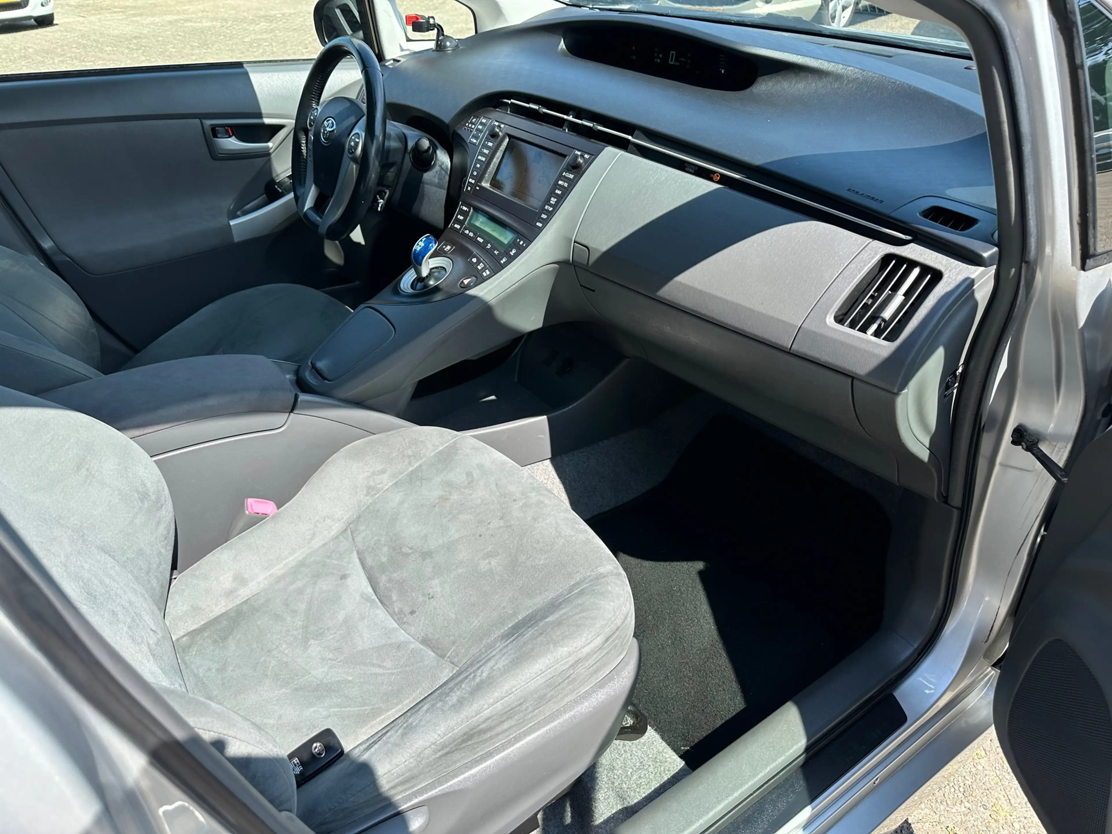 Toyota Prius 1.8 Dynamic Business — photo 9