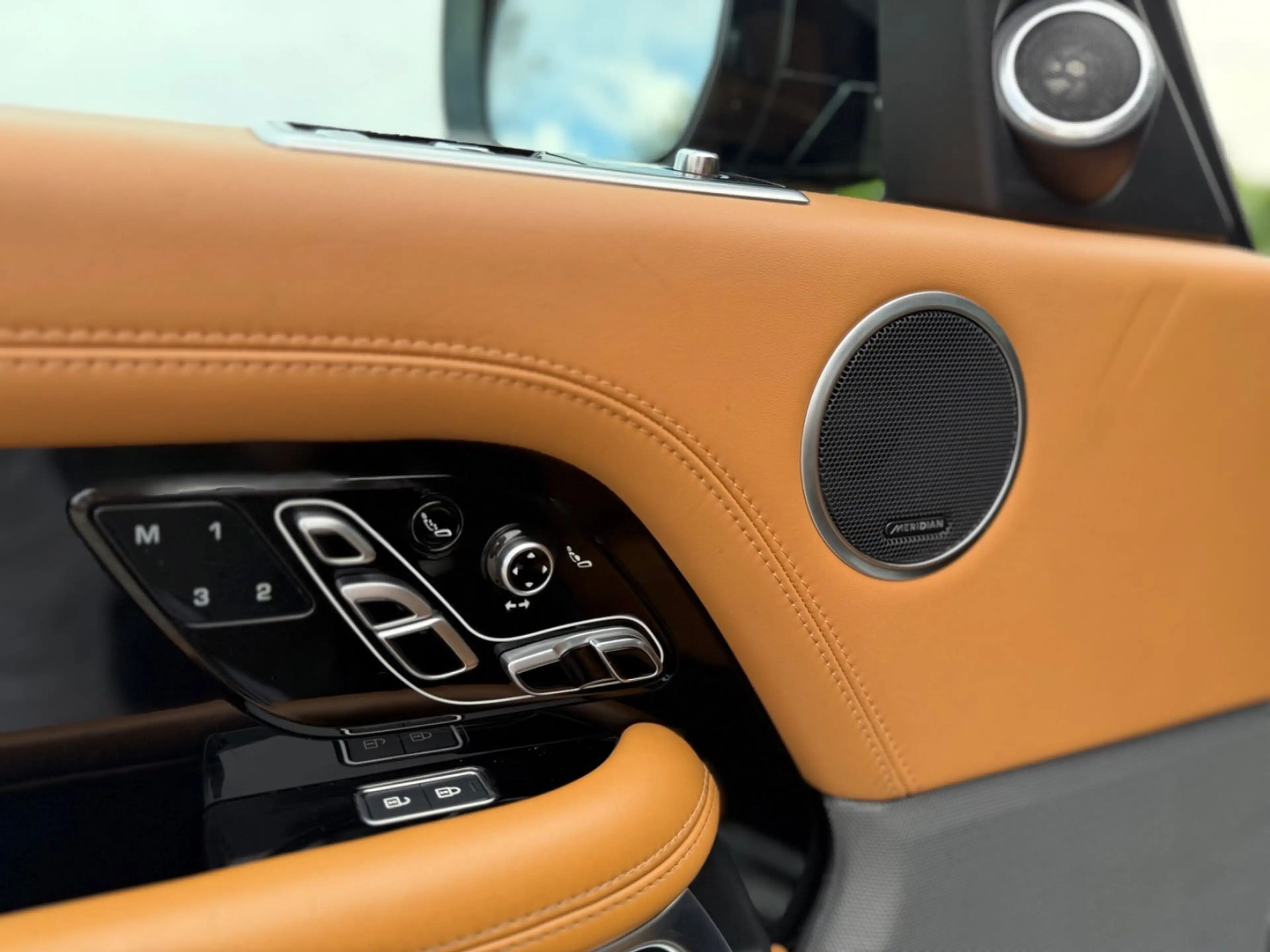 Land Rover Range Rover Fifty — photo 12
