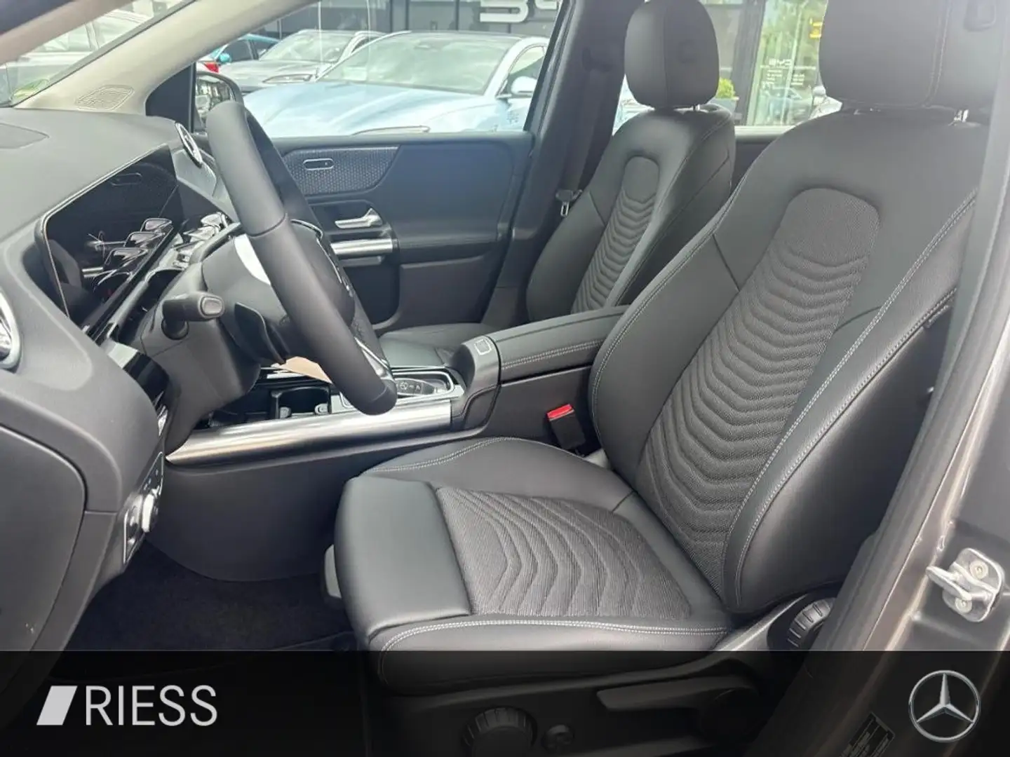 Mercedes-Benz B 180 PROGRESSIVE+AHK+KAMERA+DISTRONIC+HANDSFREE Grau - 2