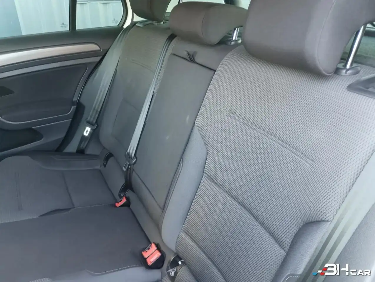 Volkswagen Golf Standard Model — photo 20