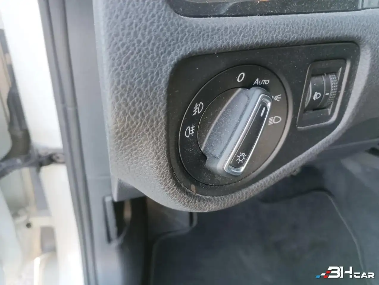Volkswagen Golf Standard Model — photo 27