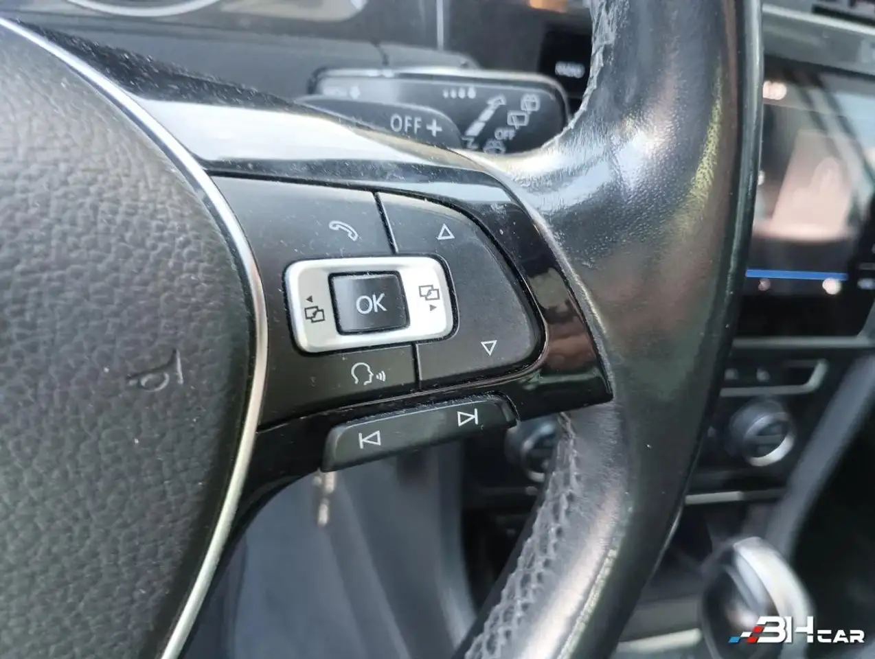 Volkswagen Golf Standard Model — photo 25