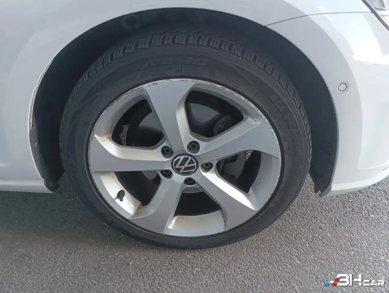 Volkswagen Golf Standard Model — photo 13