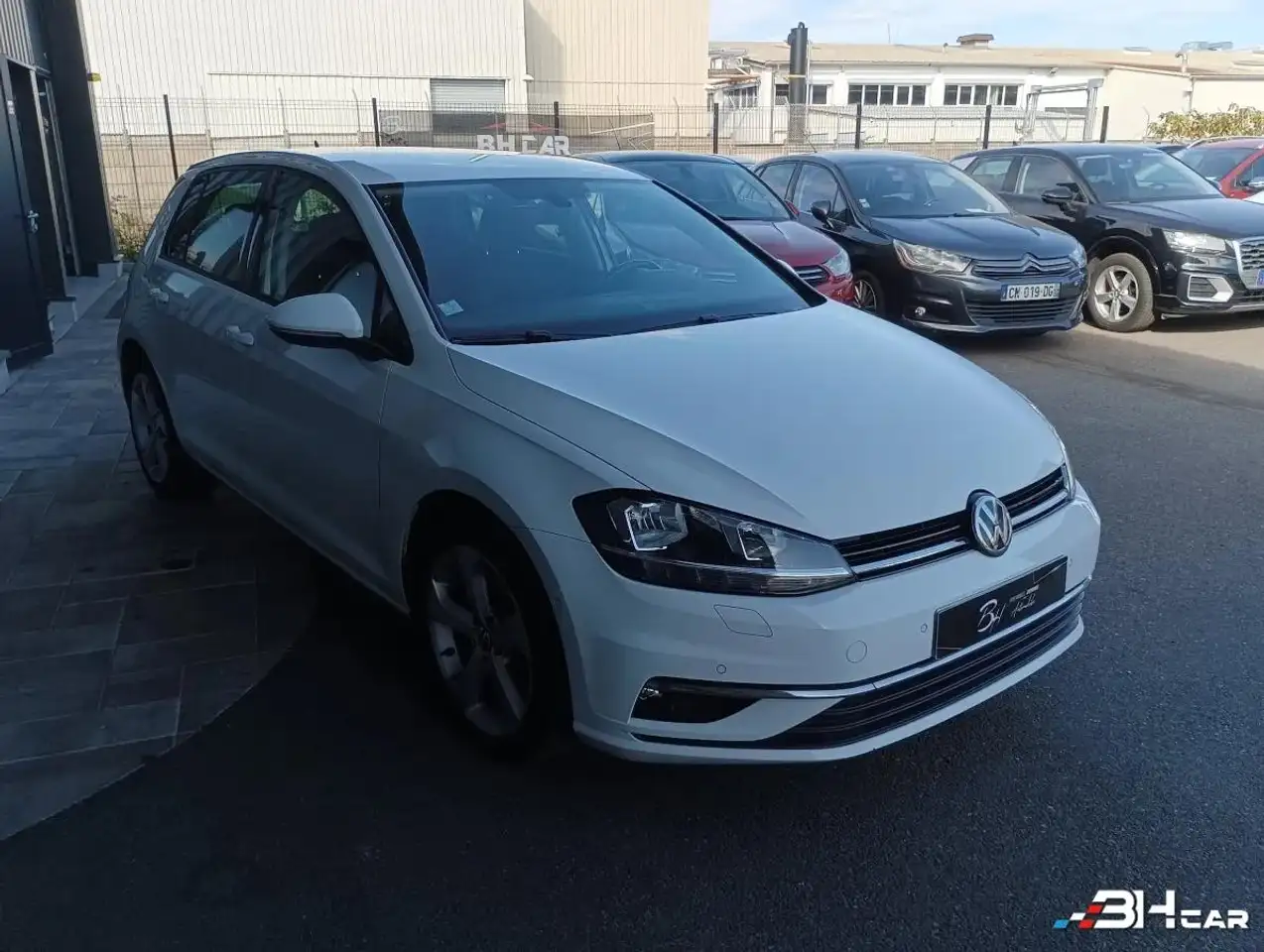 Volkswagen Golf Standard Model — photo 7