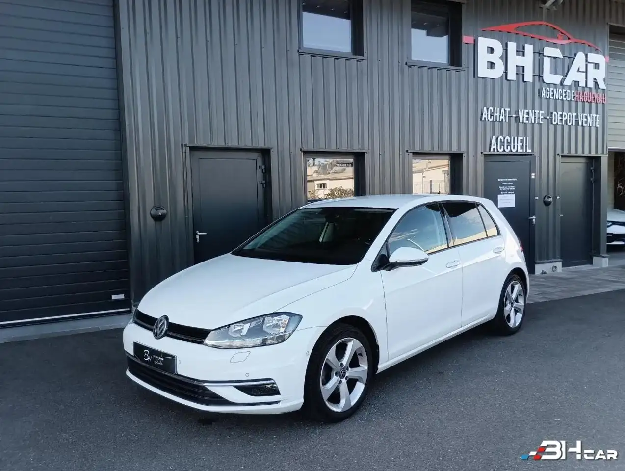 Volkswagen Golf Standard Model