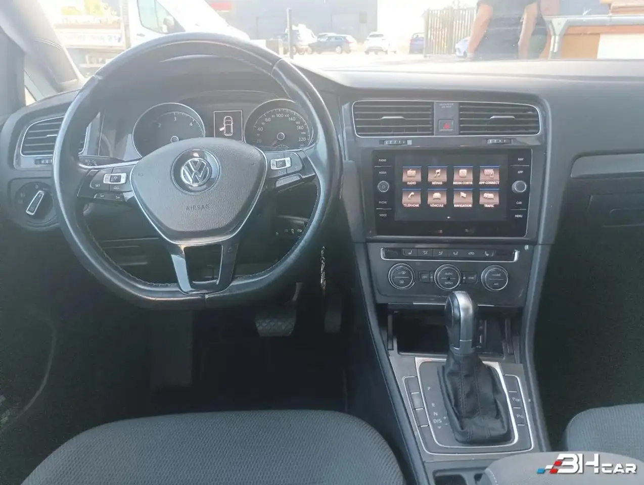 Volkswagen Golf Standard Model — photo 28