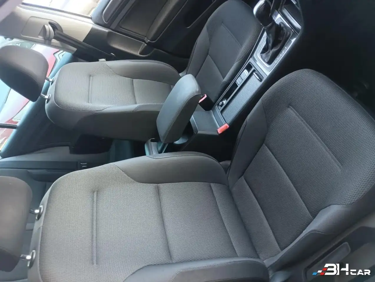 Volkswagen Golf Standard Model — photo 22
